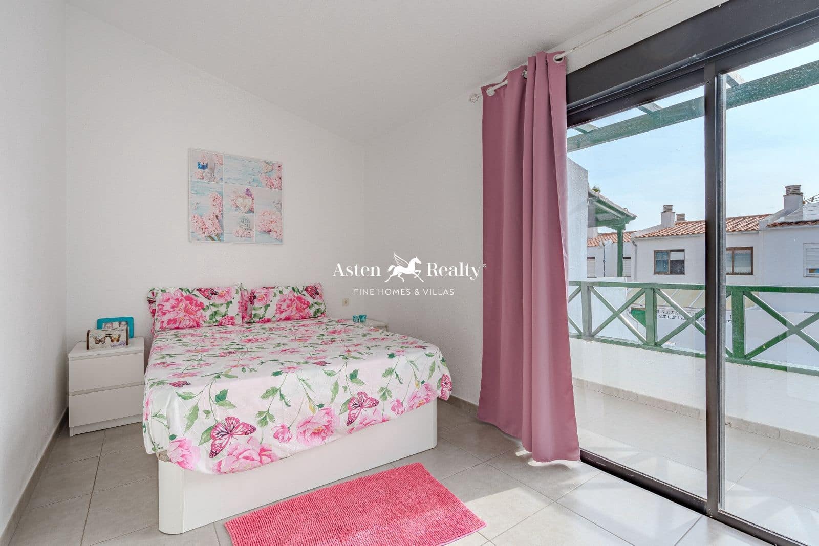 4 soveværelse Byhus til salg i Puerto Santiago med swimmingpool garage - € 498.000 (Ref: 8227339)