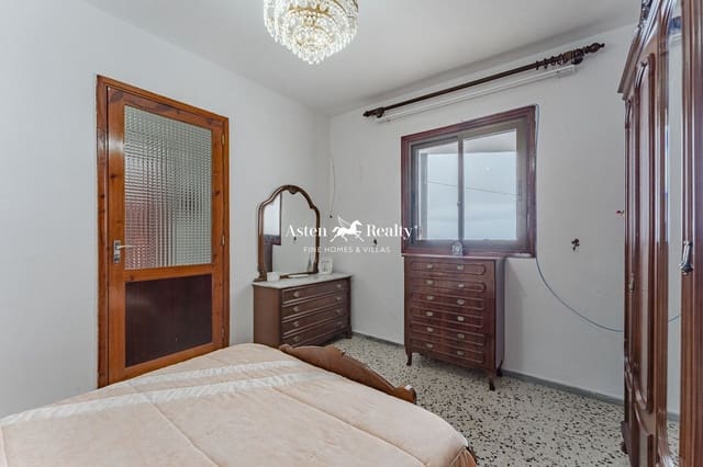 3 soveværelse Villa til salg i El Tanque med garage - € 260.000 (Ref: 8230425)