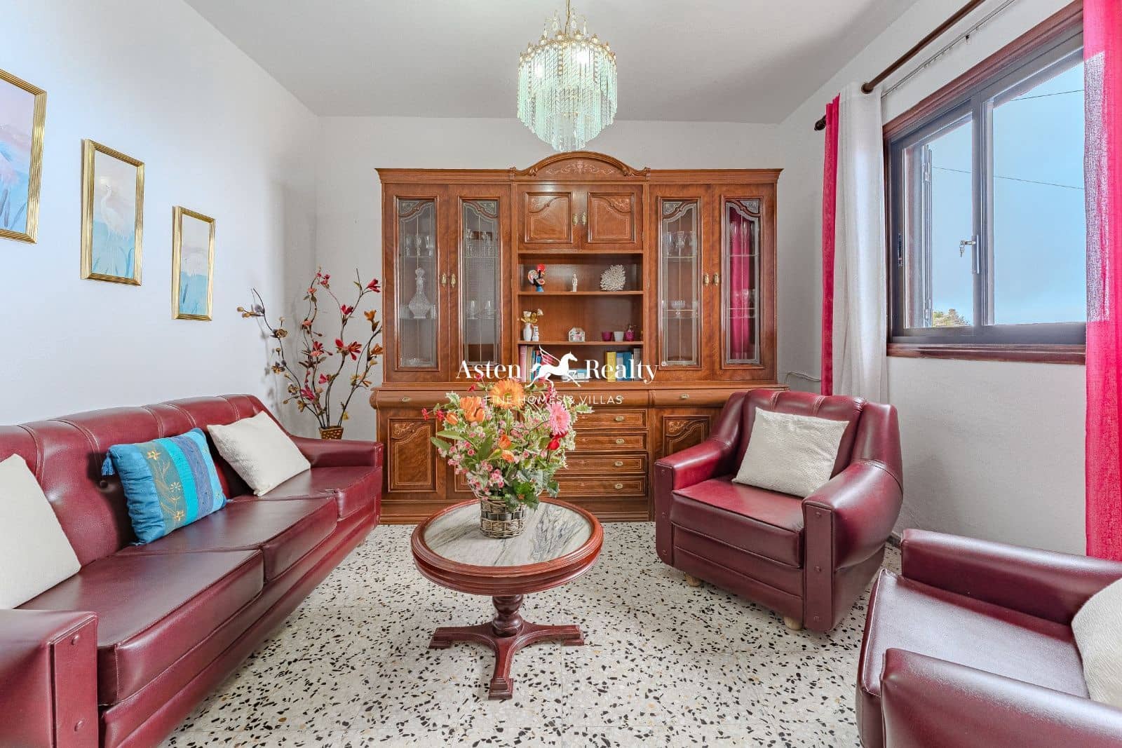 3 soveværelse Villa til salg i El Tanque med garage - € 260.000 (Ref: 8230425)