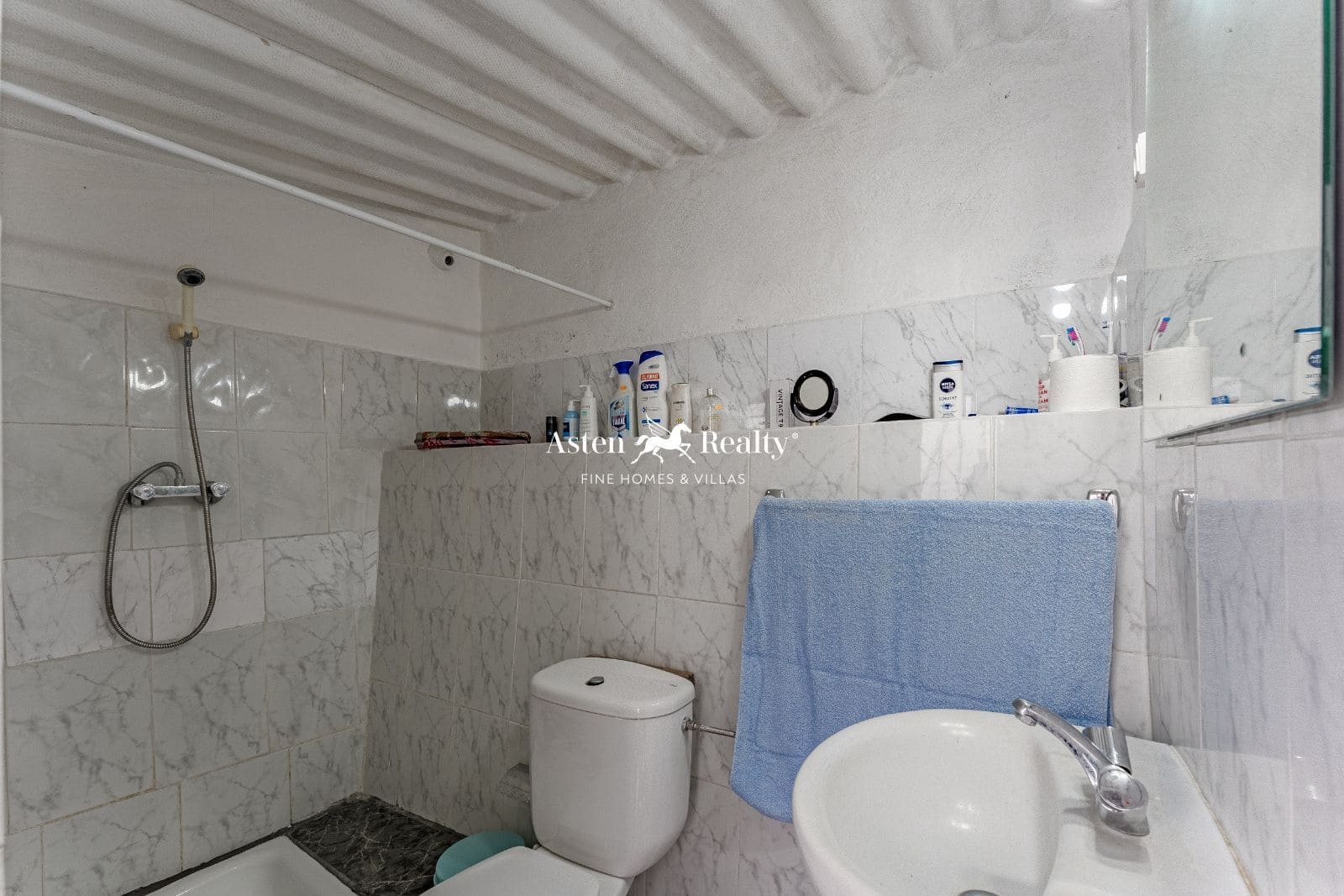 3 soveværelse Villa til salg i El Tanque med garage - € 260.000 (Ref: 8230425)