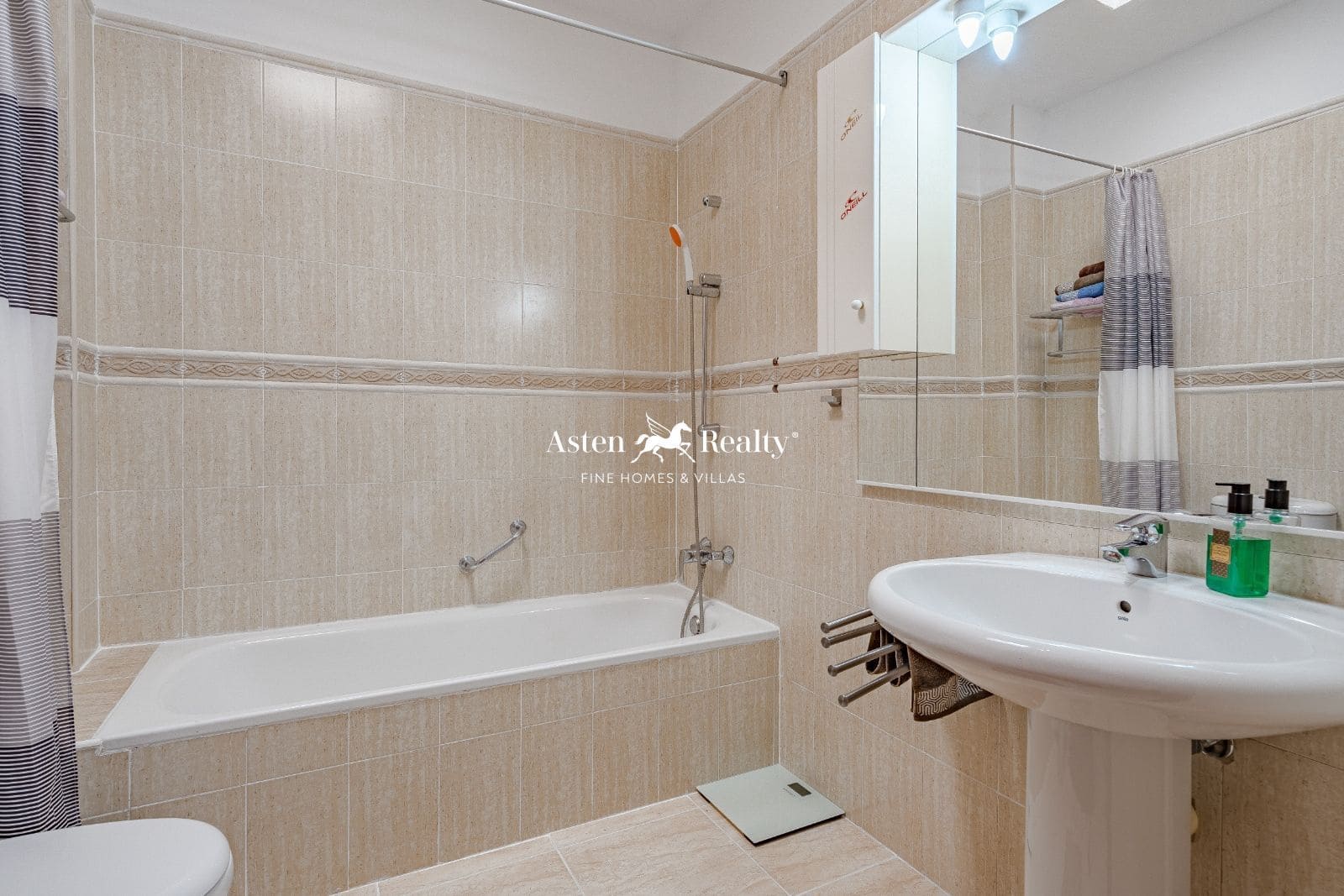 3 soveværelse Byhus til salg i Adeje med swimmingpool - € 650.000 (Ref: 8285161)