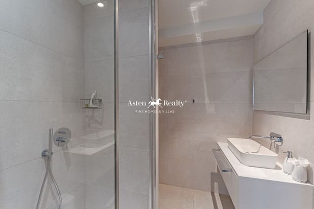 Casa de 4 habitaciones en Callao Salvaje, Adeje en venta con piscina garaje - 1.330.000 € (Ref: 8304797)