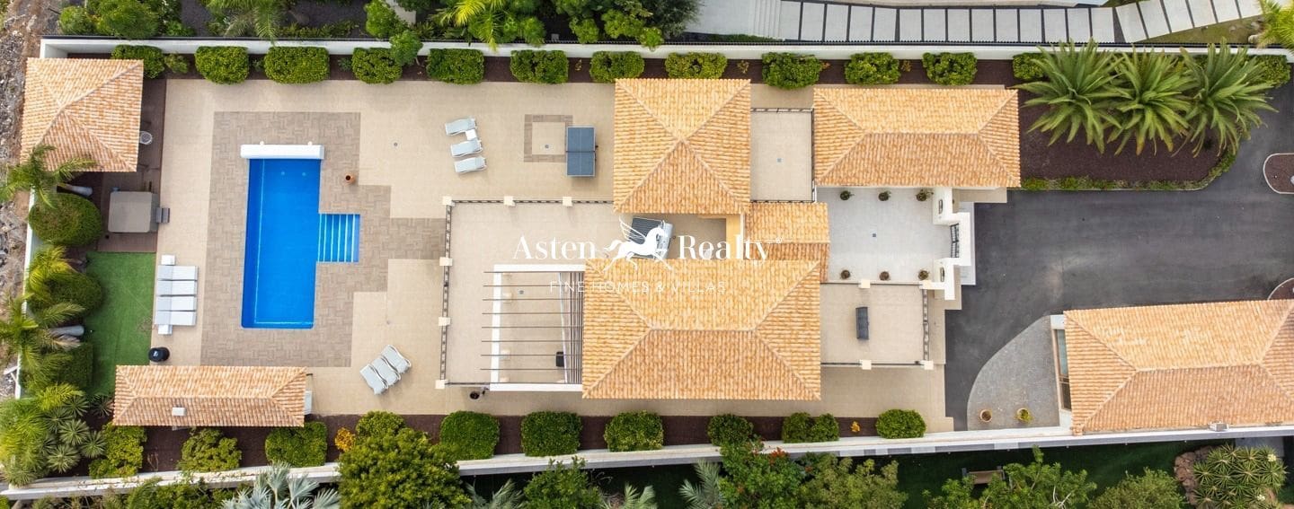 5 soveværelse Byhus til salg i La Caleta Adeje med swimmingpool garage - € 4.500.000 (Ref: 8307730)