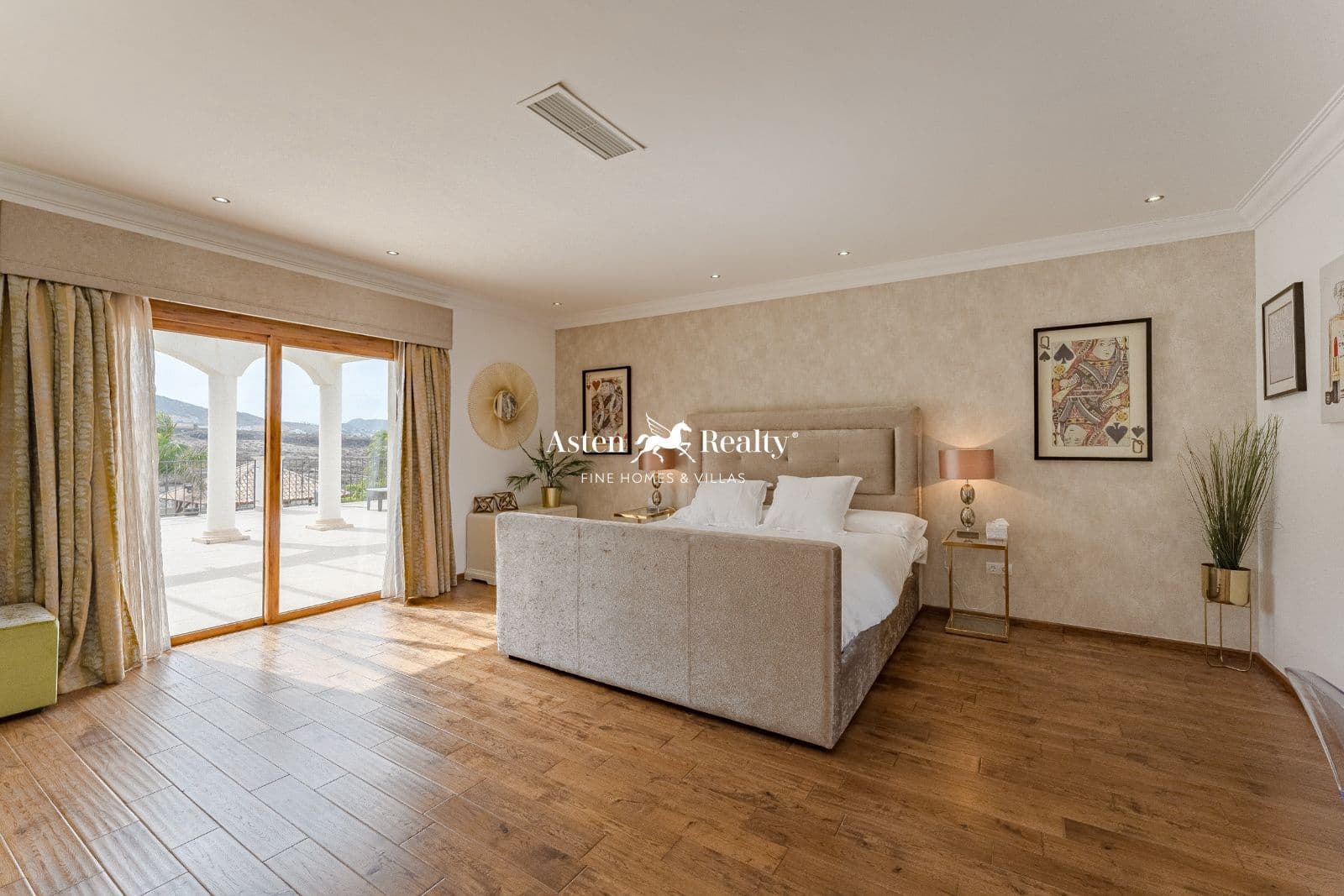 5 soveværelse Byhus til salg i La Caleta Adeje med swimmingpool garage - € 4.500.000 (Ref: 8307730)