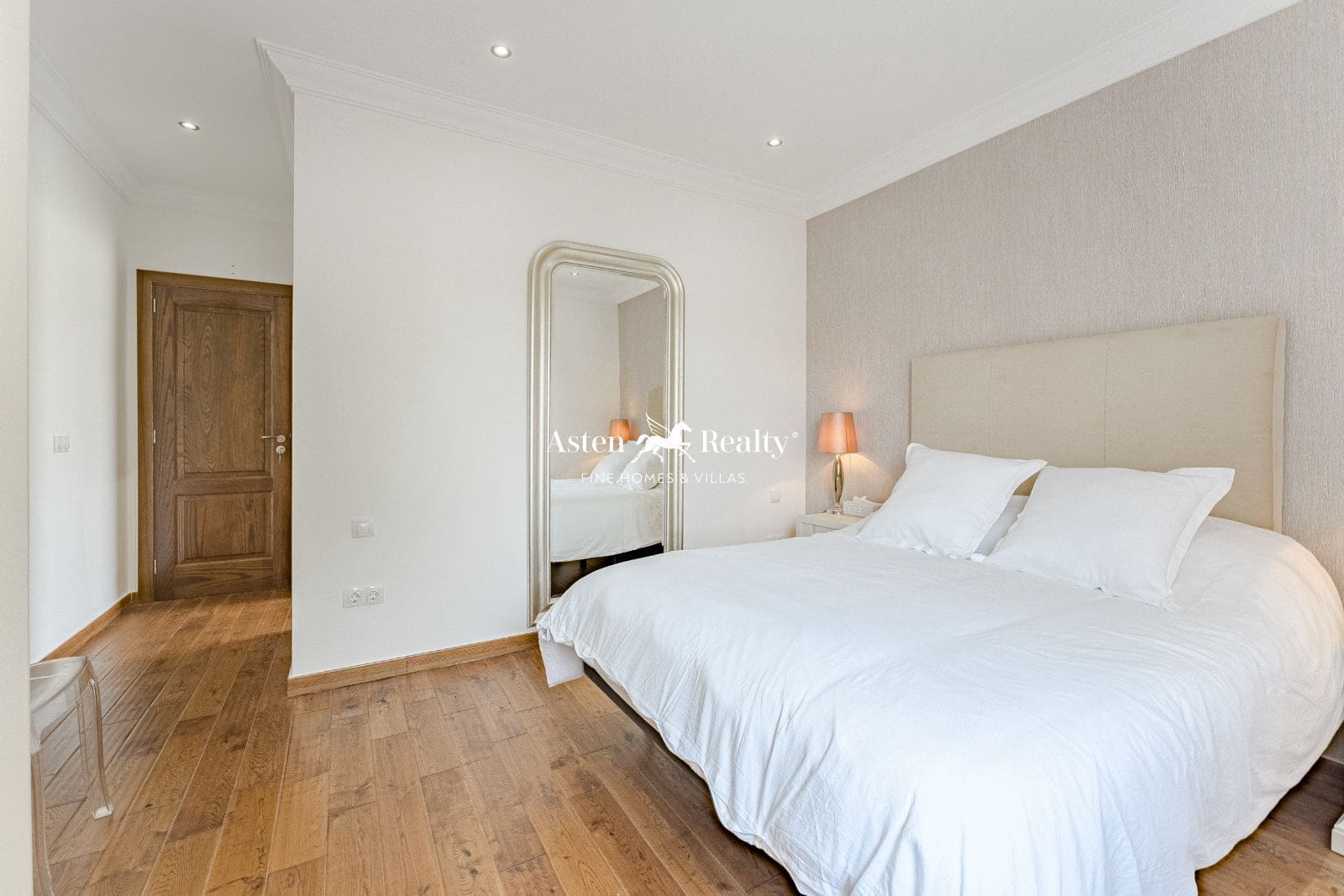 5 soveværelse Byhus til salg i La Caleta Adeje med swimmingpool garage - € 4.500.000 (Ref: 8307730)