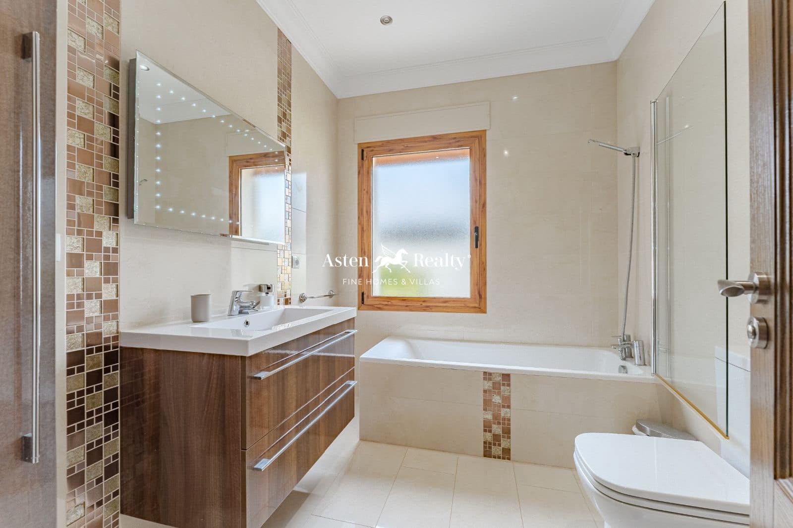 5 soveværelse Byhus til salg i La Caleta Adeje med swimmingpool garage - € 4.500.000 (Ref: 8307730)