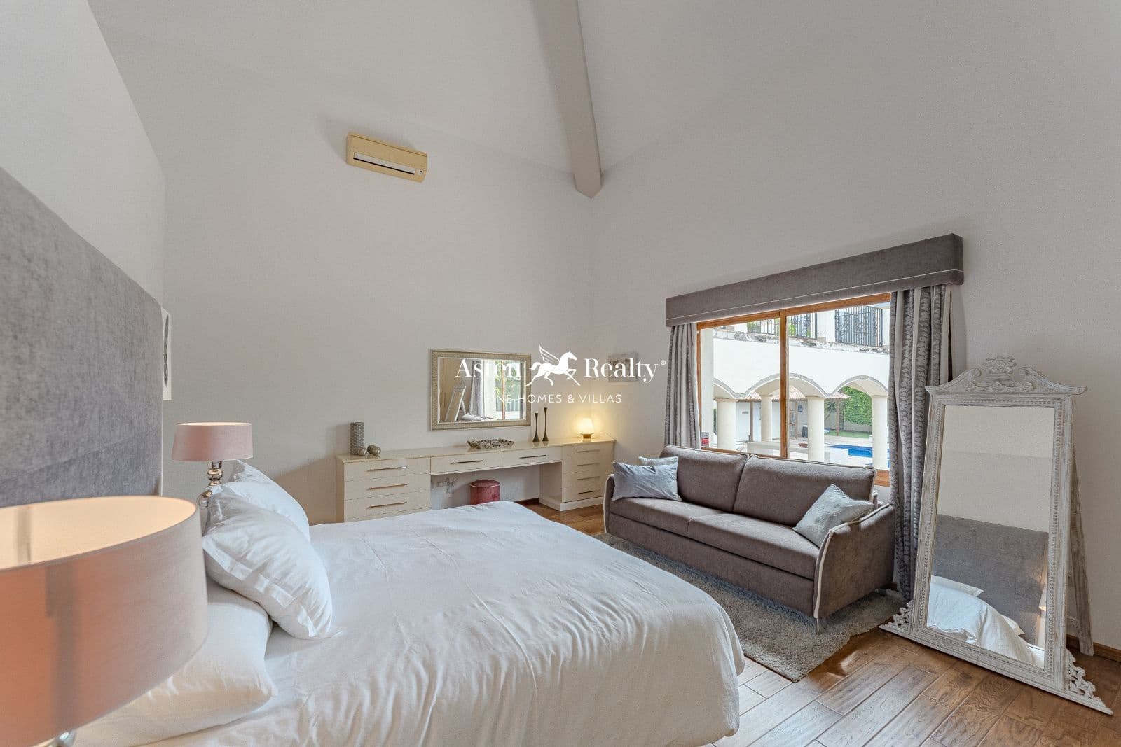 5 soveværelse Byhus til salg i La Caleta Adeje med swimmingpool garage - € 4.500.000 (Ref: 8307730)