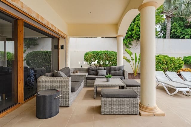 5 soveværelse Byhus til salg i La Caleta Adeje, Adeje med swimmingpool garage - € 4.500.000 (Ref: 8307730)