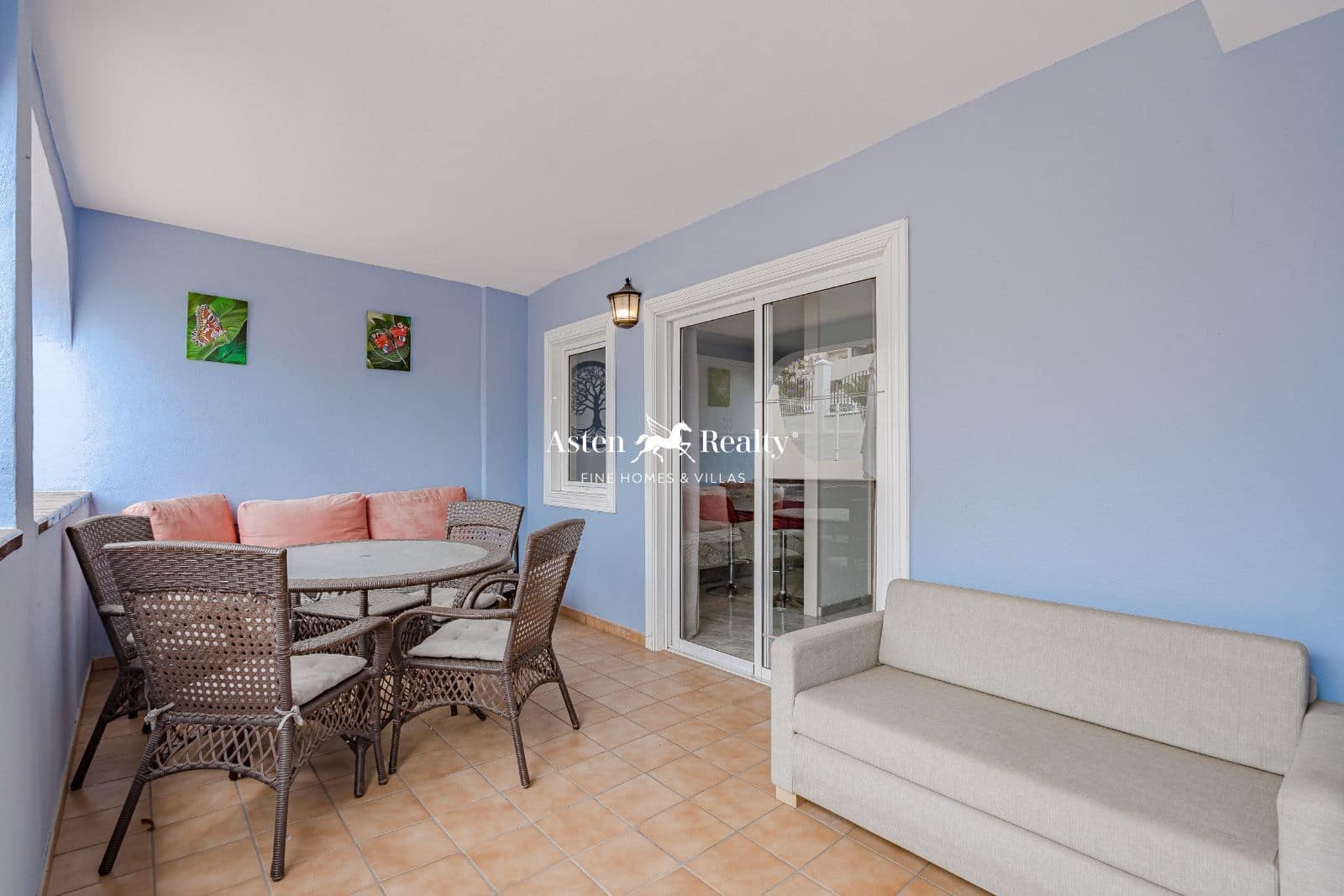 1 bedroom Flat for sale in Los Cristianos with pool - € 285,000 (Ref: 8309426)