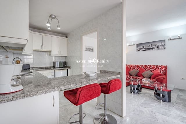 1 chambre Appartement à vendre à Los Cristianos, Arona avec piscine - 285 000 € (Ref: 8309426)