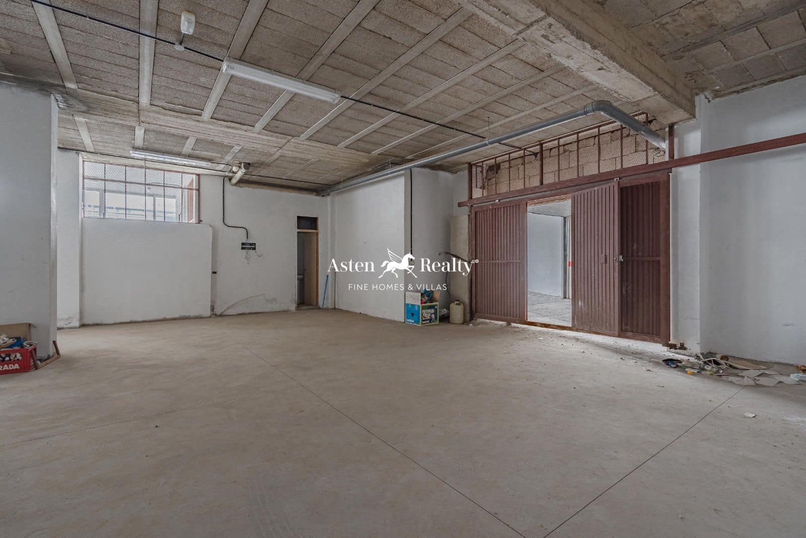 Virksomhed til salg i Playa San Juan - € 350.000 (Ref: 8358455)