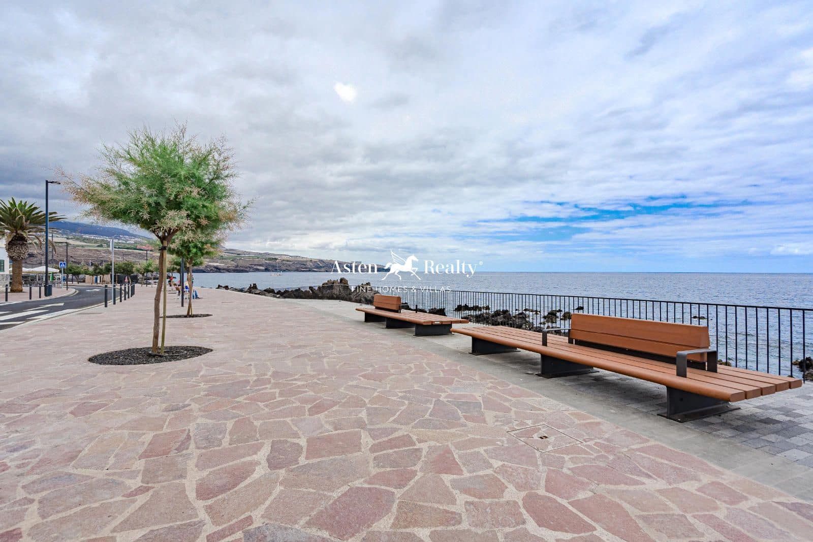 Virksomhed til salg i Playa San Juan - € 350.000 (Ref: 8358455)