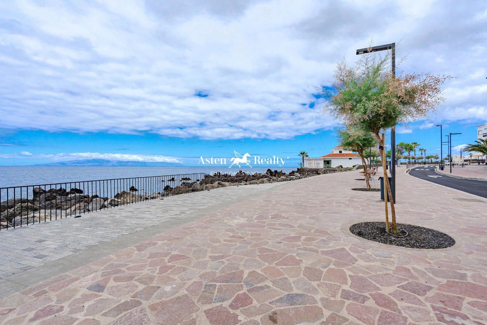 Virksomhed til salg i Playa San Juan - € 350.000 (Ref: 8358455)