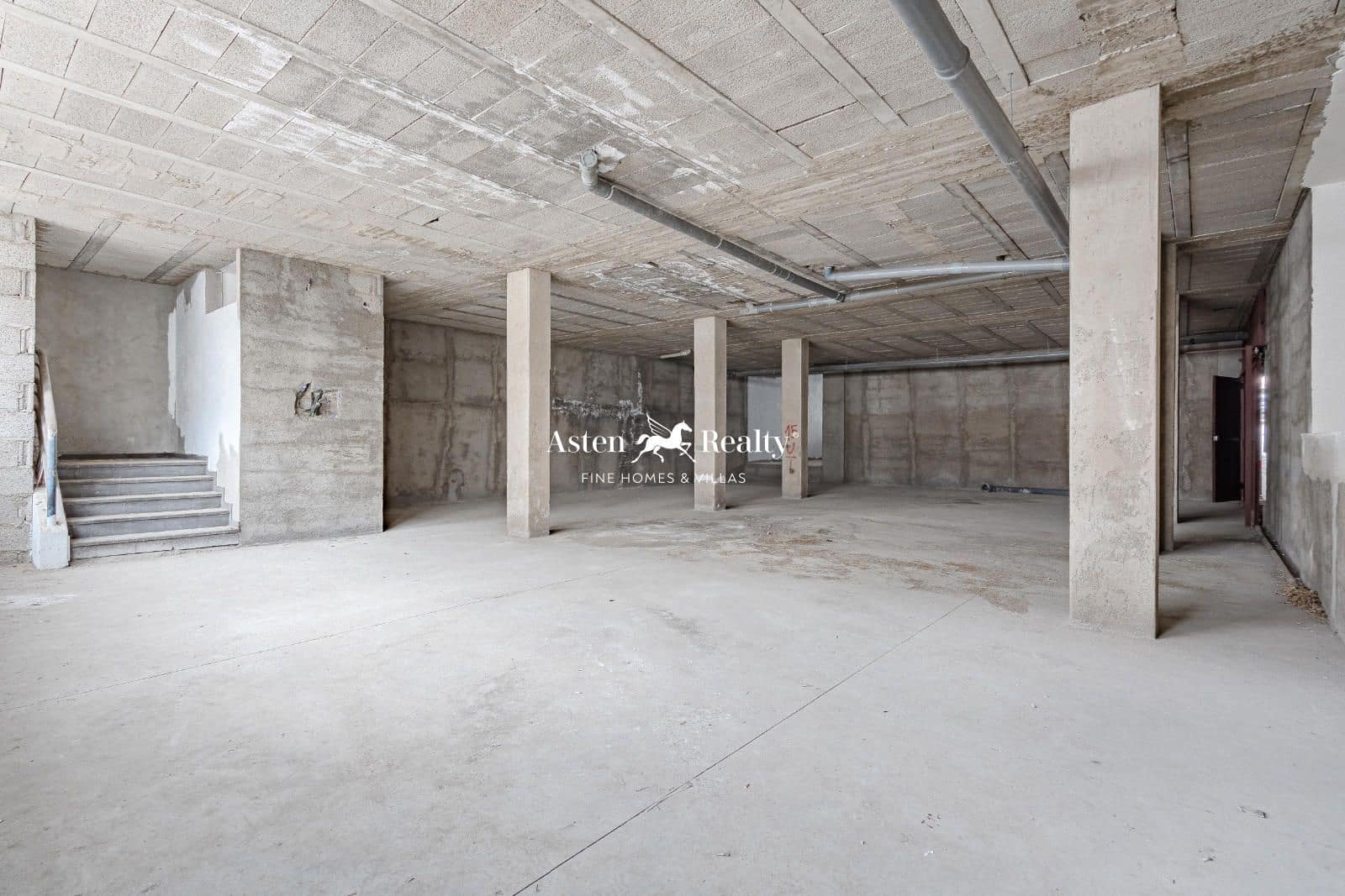 Virksomhed til salg i Playa San Juan - € 350.000 (Ref: 8358455)