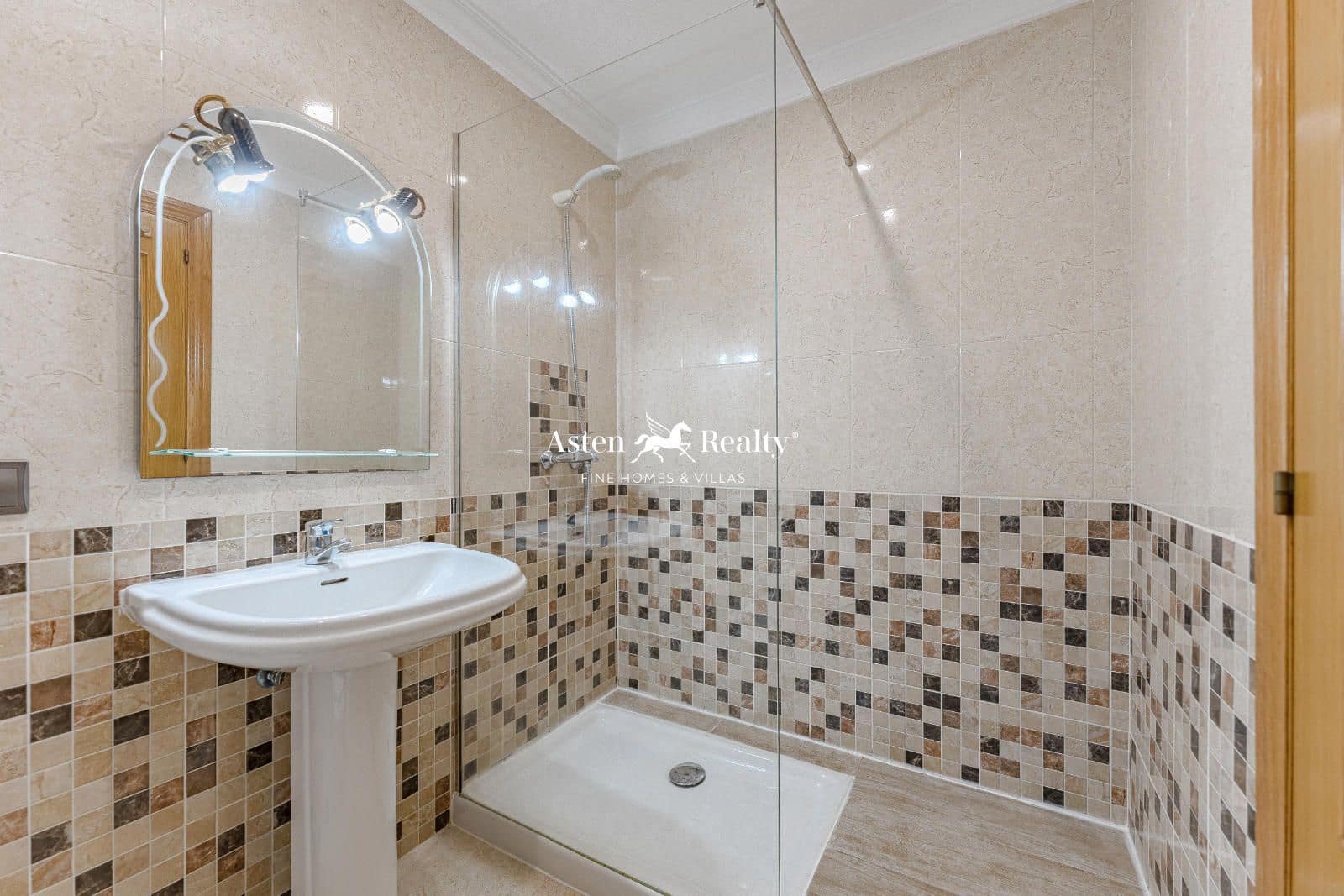 2 soveværelse Lejlighed til salg i Torviscas med swimmingpool garage - € 405.000 (Ref: 8370117)