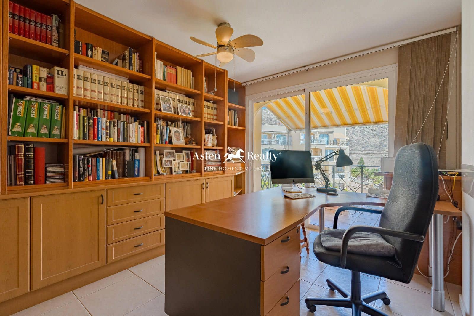 4 soveværelse Lejlighed til salg i Los Cristianos med swimmingpool garage - € 995.000 (Ref: 8374820)