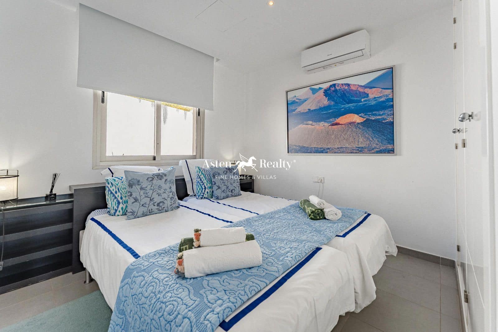 4 soveværelse Byhus til salg i La Caleta Adeje med swimmingpool garage - € 1.690.000 (Ref: 8384611)