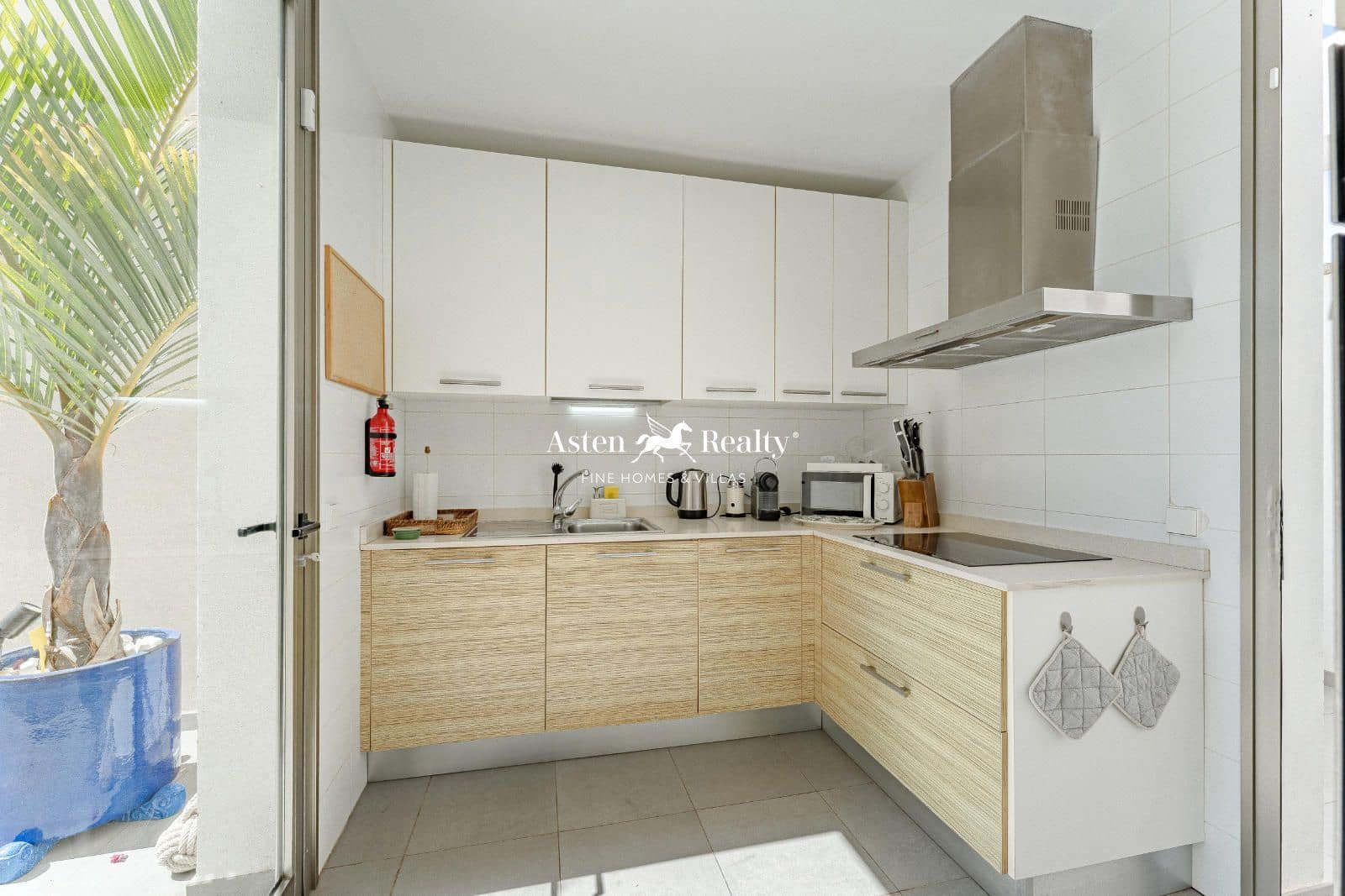 4 soveværelse Byhus til salg i La Caleta Adeje med swimmingpool garage - € 1.690.000 (Ref: 8384611)