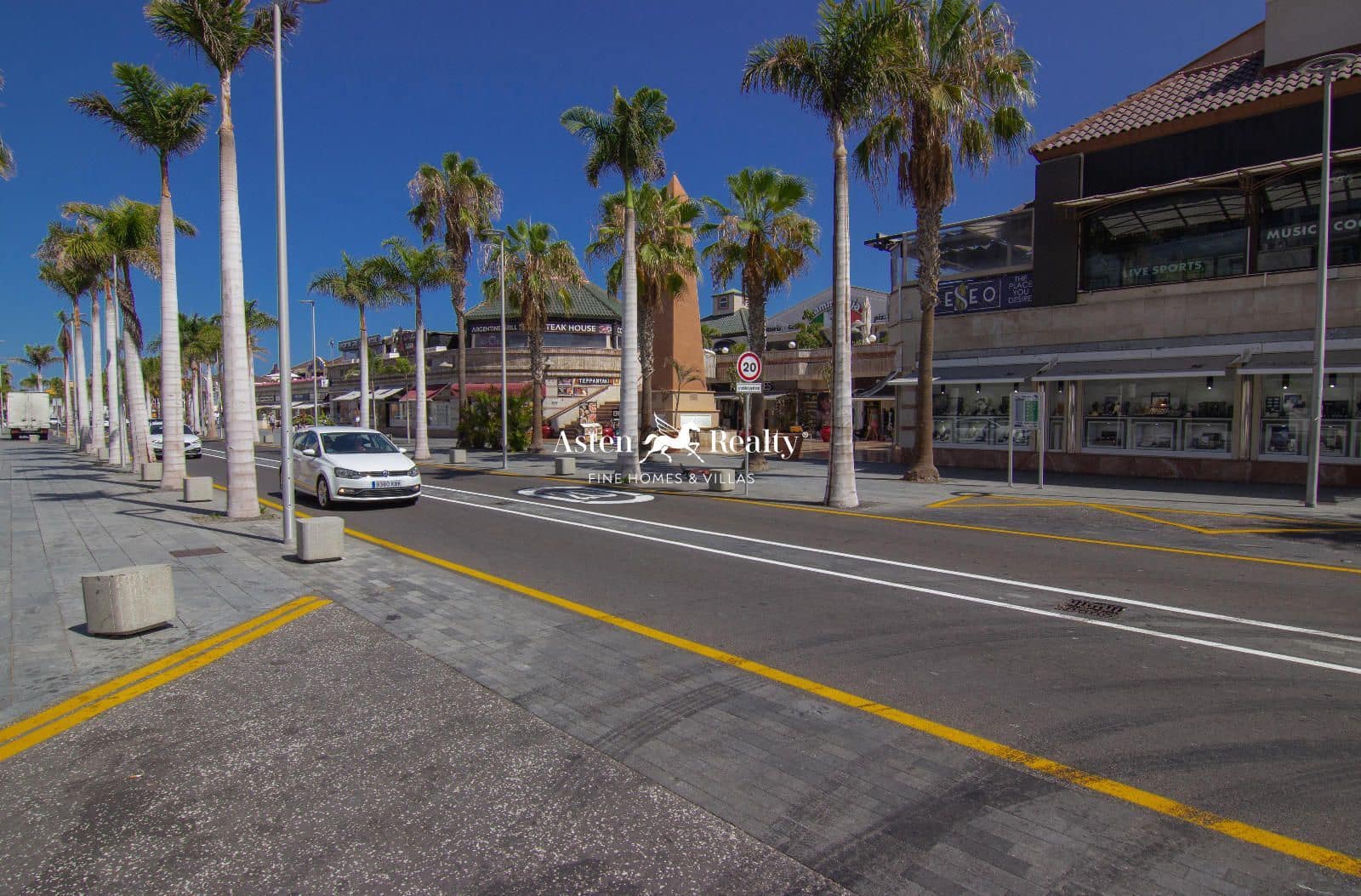 Toimisto myytävänä paikassa Playa de las Americas - 1 000 000 € (Ref: 8416937)