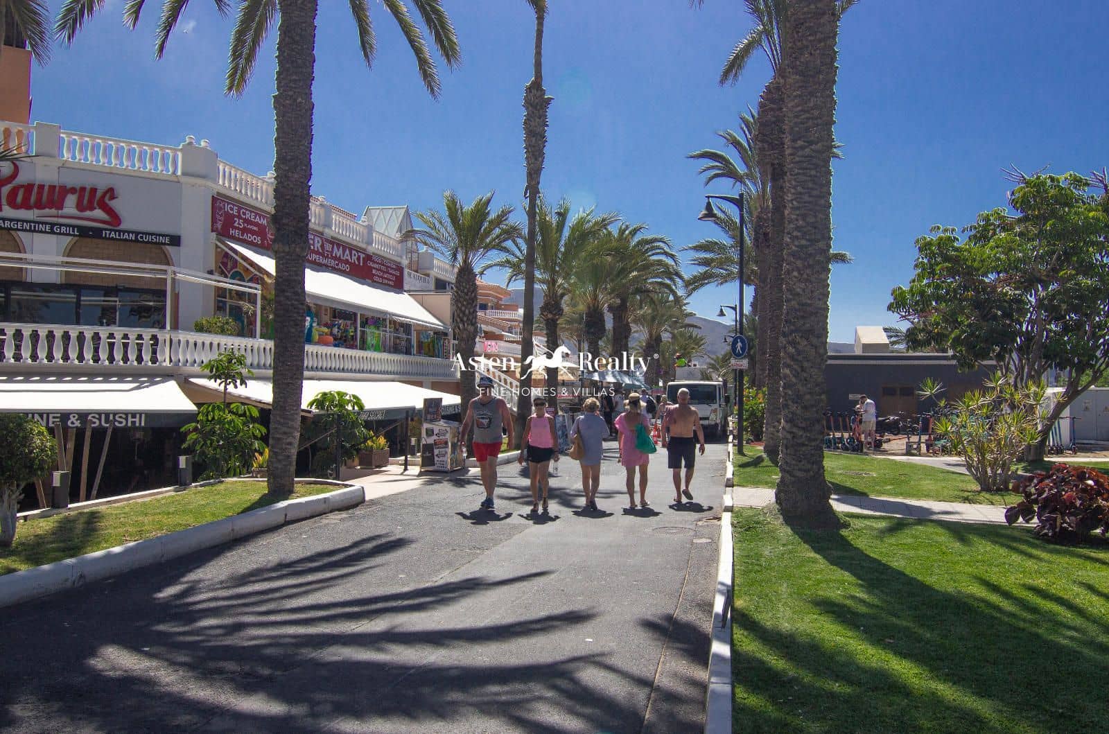 Toimisto myytävänä paikassa Playa de las Americas - 1 000 000 € (Ref: 8416937)