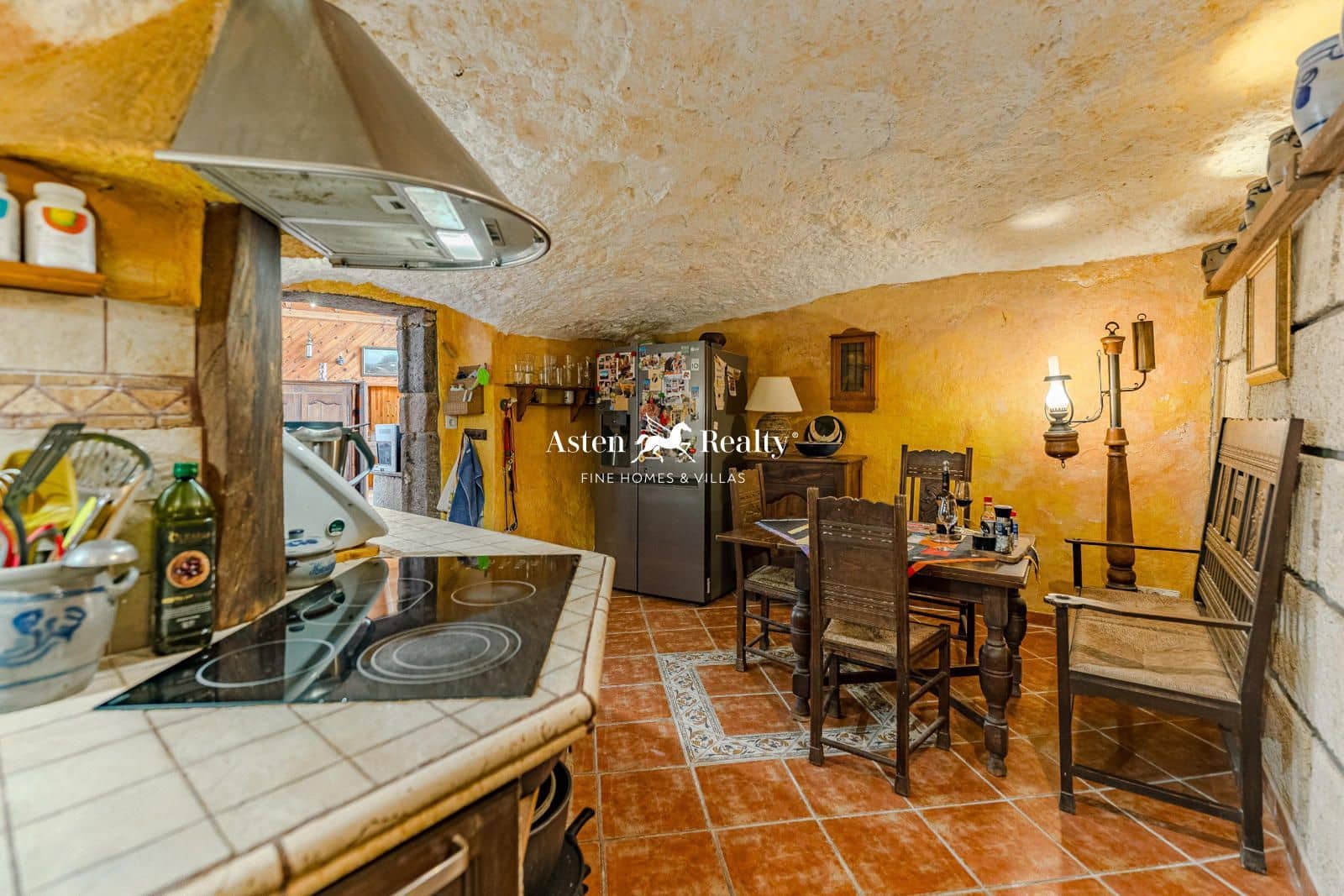 6 soveværelse Byhus til salg i Villa de Arico med garage - € 870.000 (Ref: 8438005)