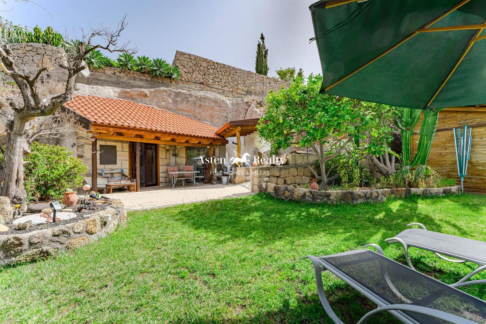 6 soveværelse Byhus til salg i Villa de Arico med garage - € 870.000 (Ref: 8438005)