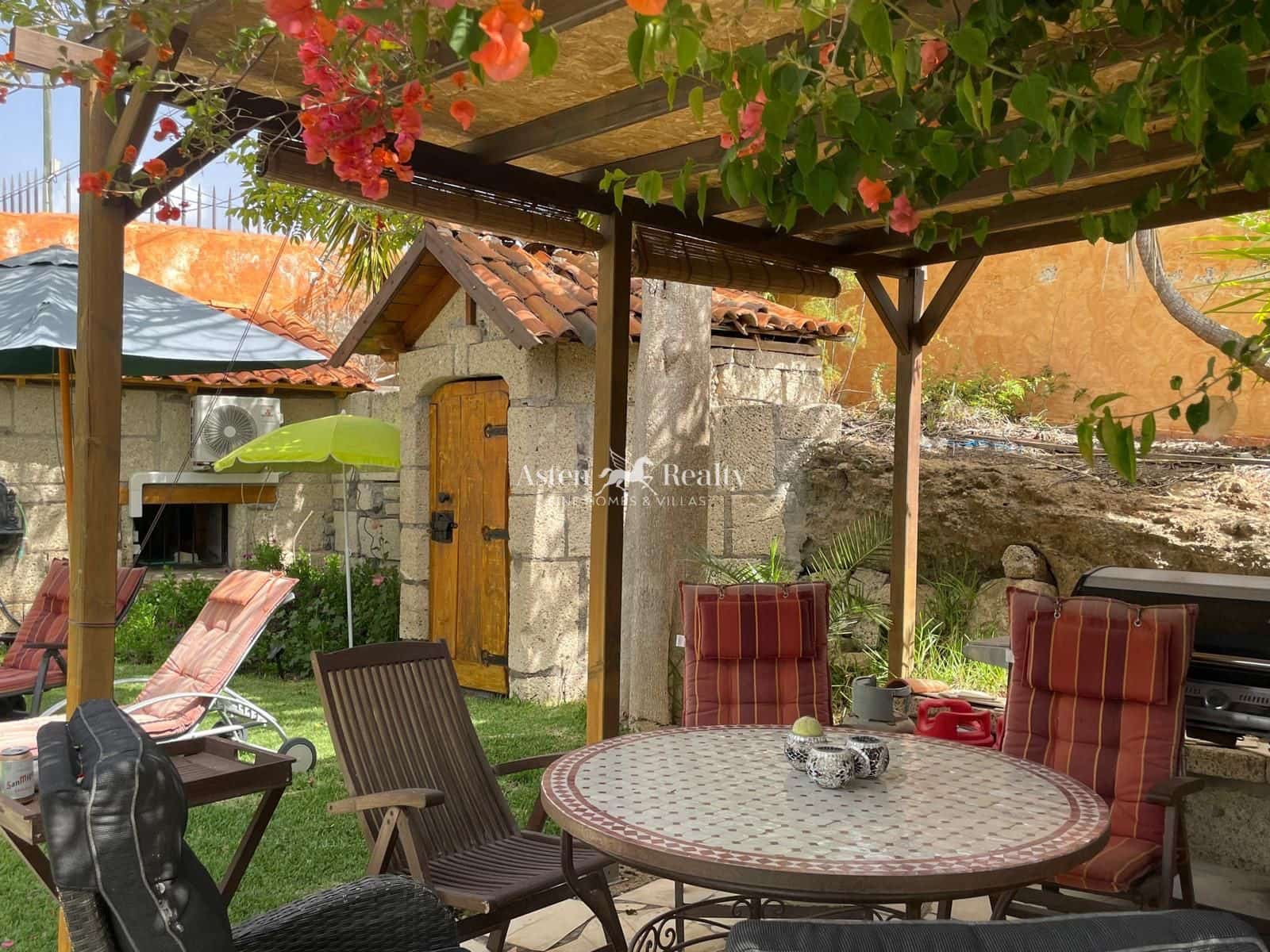 6 soveværelse Byhus til salg i Villa de Arico med garage - € 870.000 (Ref: 8438005)