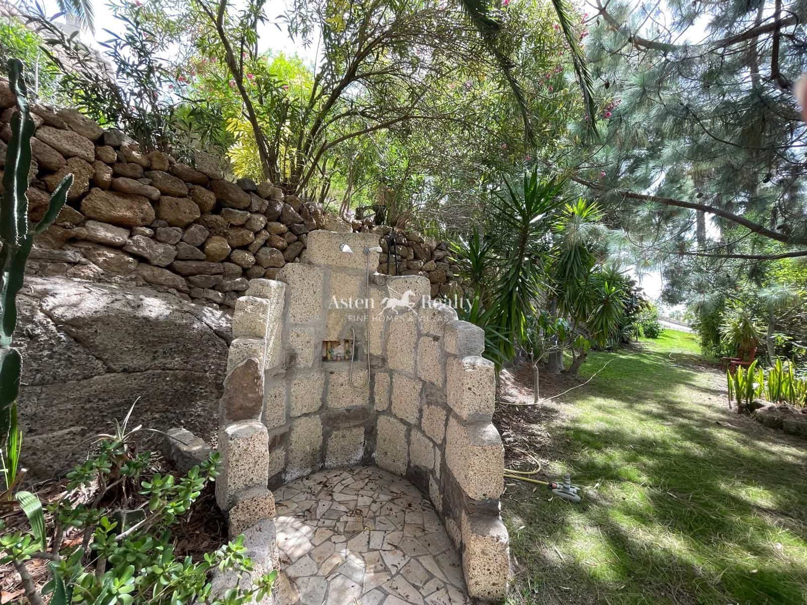 6 soveværelse Byhus til salg i Villa de Arico med garage - € 870.000 (Ref: 8438005)