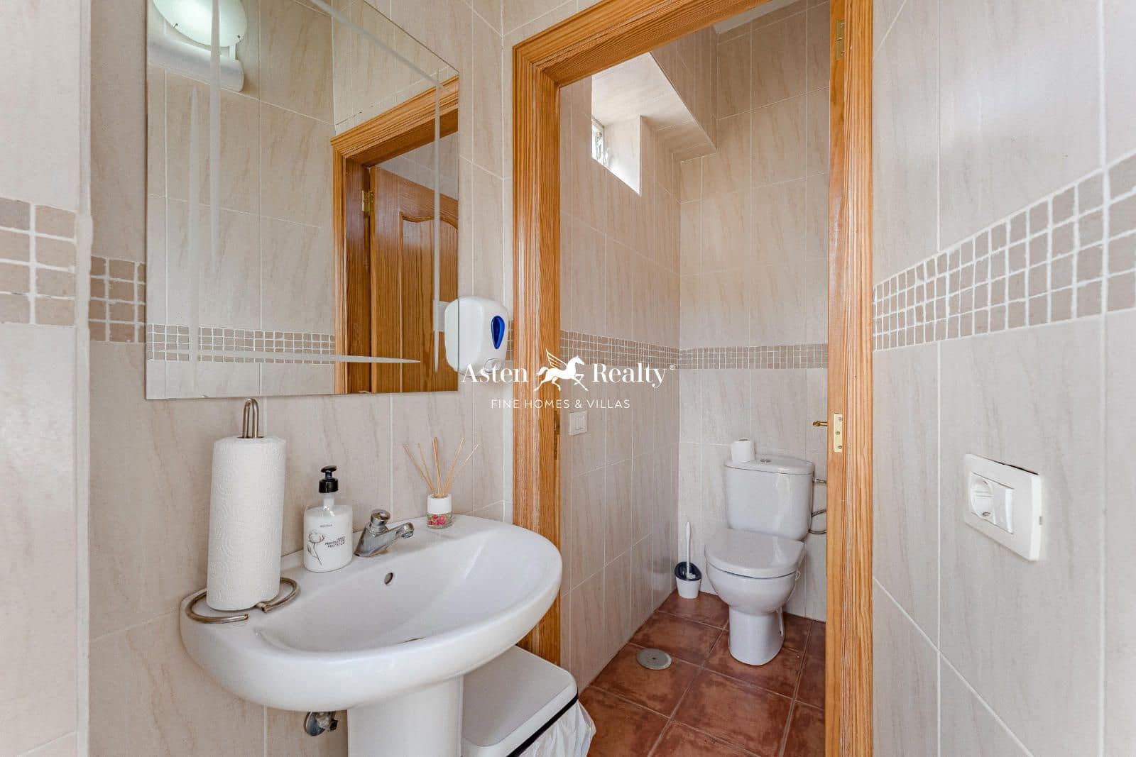 Virksomhed til salg i Los Cristianos - € 795.000 (Ref: 8440944)