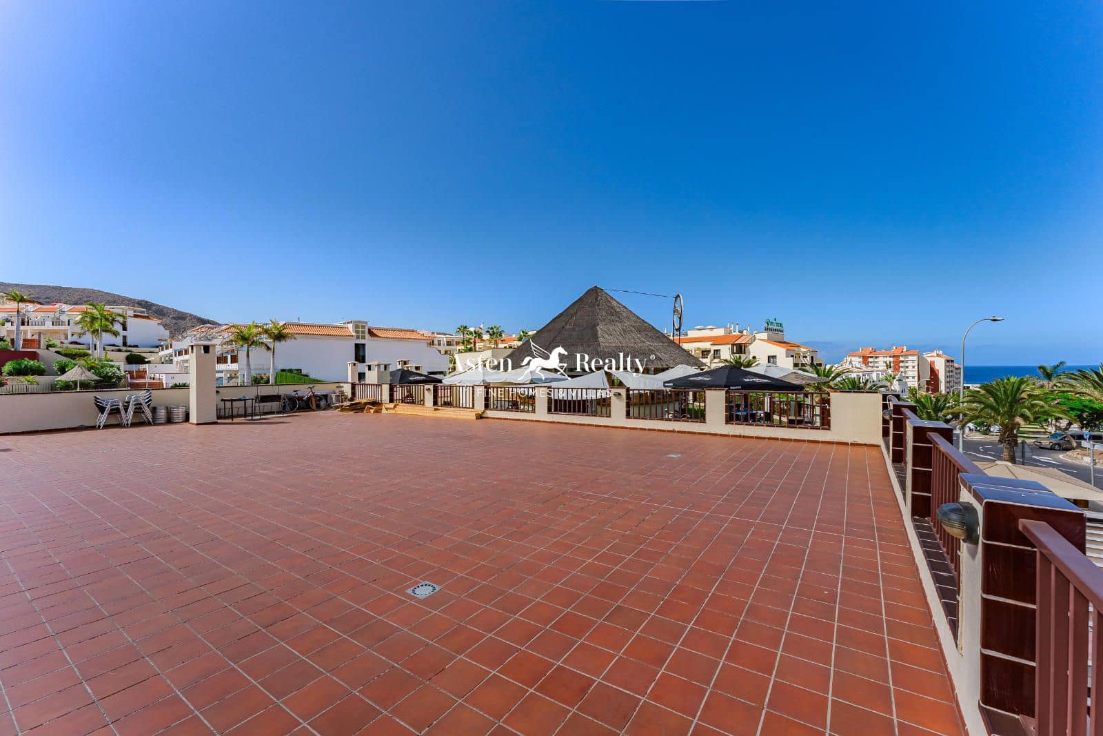 Virksomhed til salg i Los Cristianos - € 795.000 (Ref: 8440944)