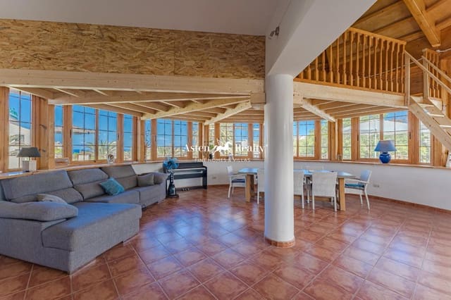 Virksomhed til salg i Los Cristianos, Arona - € 795.000 (Ref: 8440944)