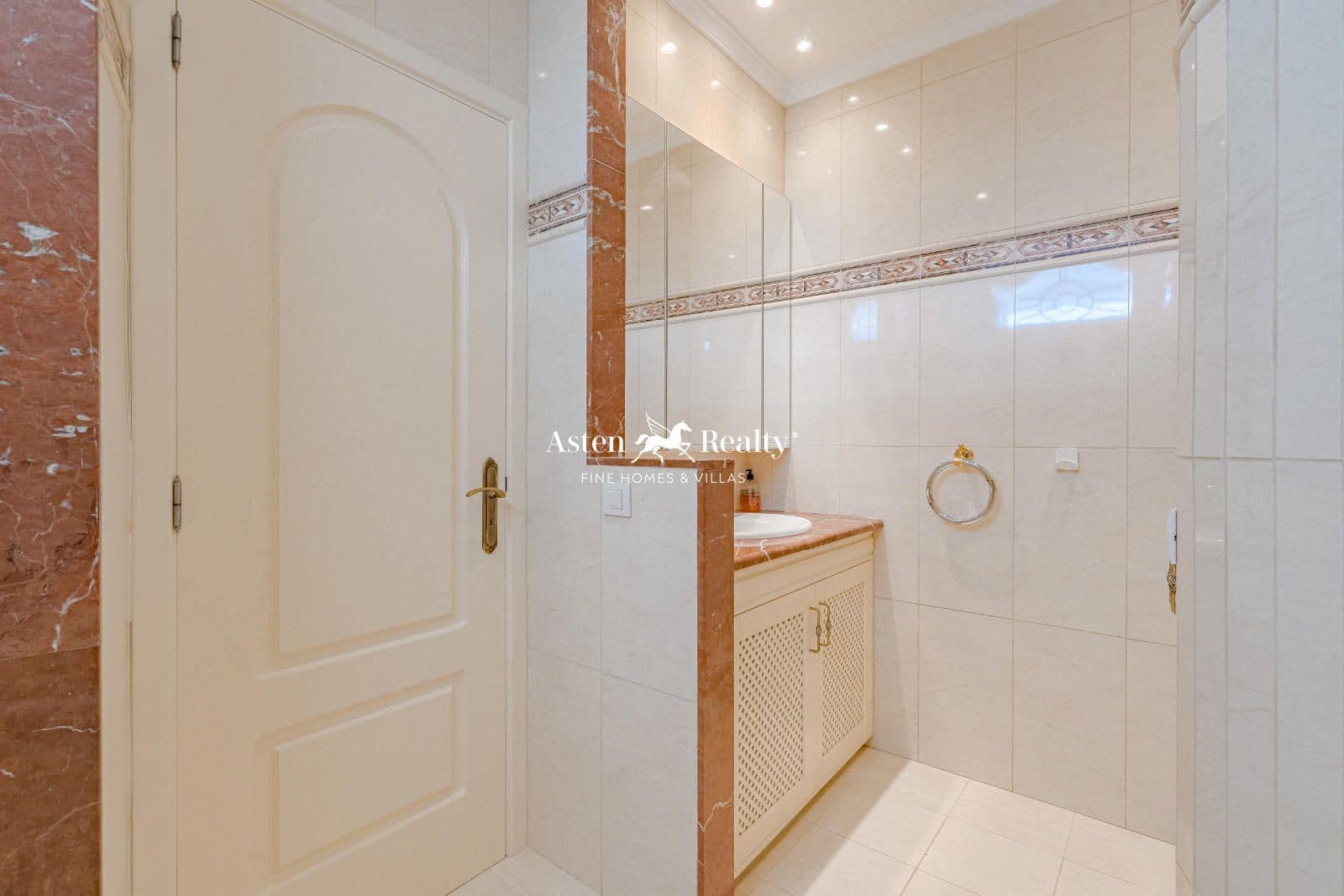 1 soverom Leilighet til salgs i Costa Adeje med svømmebasseng - € 580 000 (Ref: 8454071)