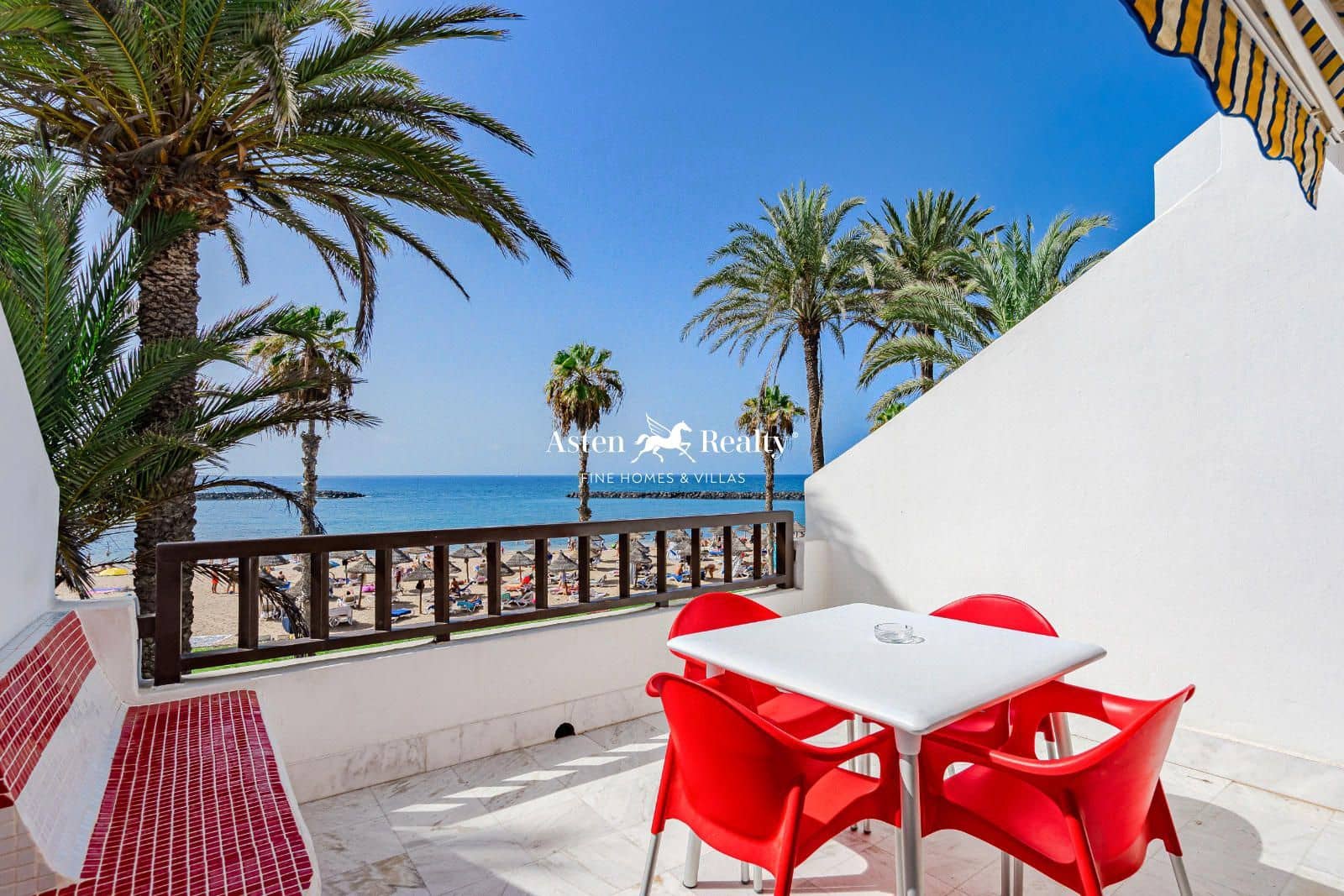 1 soverom Leilighet til salgs i Playa de las Americas med svømmebasseng - € 630 000 (Ref: 8471787)