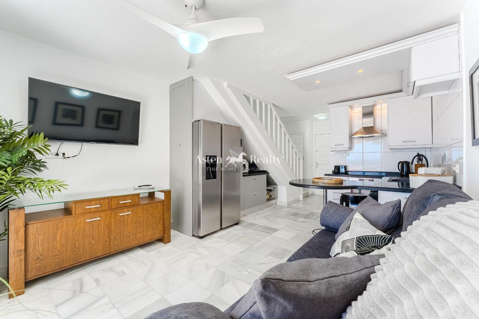 1 soverom Leilighet til salgs i Playa de las Americas med svømmebasseng - € 630 000 (Ref: 8471787)