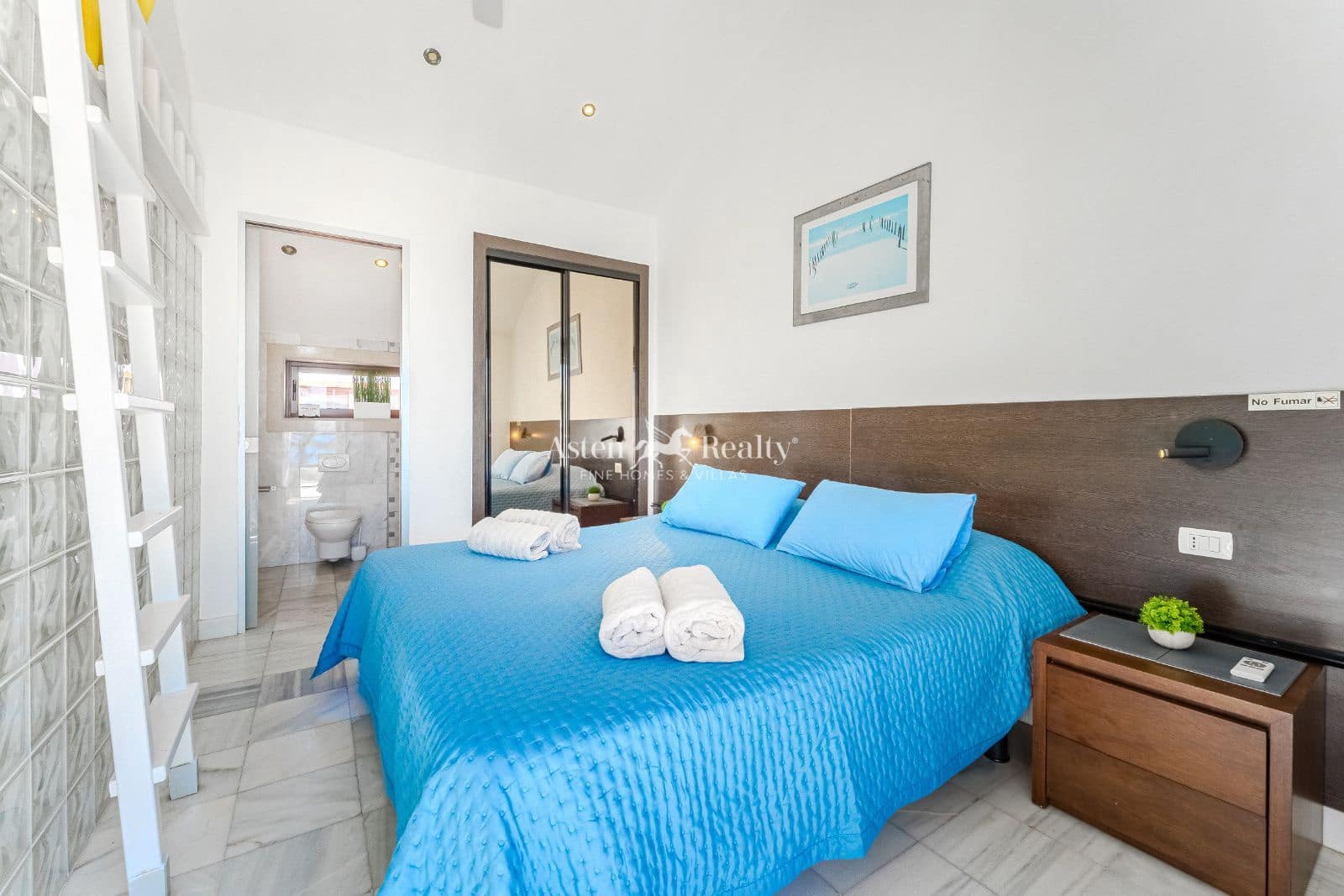 1 soverom Leilighet til salgs i Playa de las Americas med svømmebasseng - € 630 000 (Ref: 8471787)