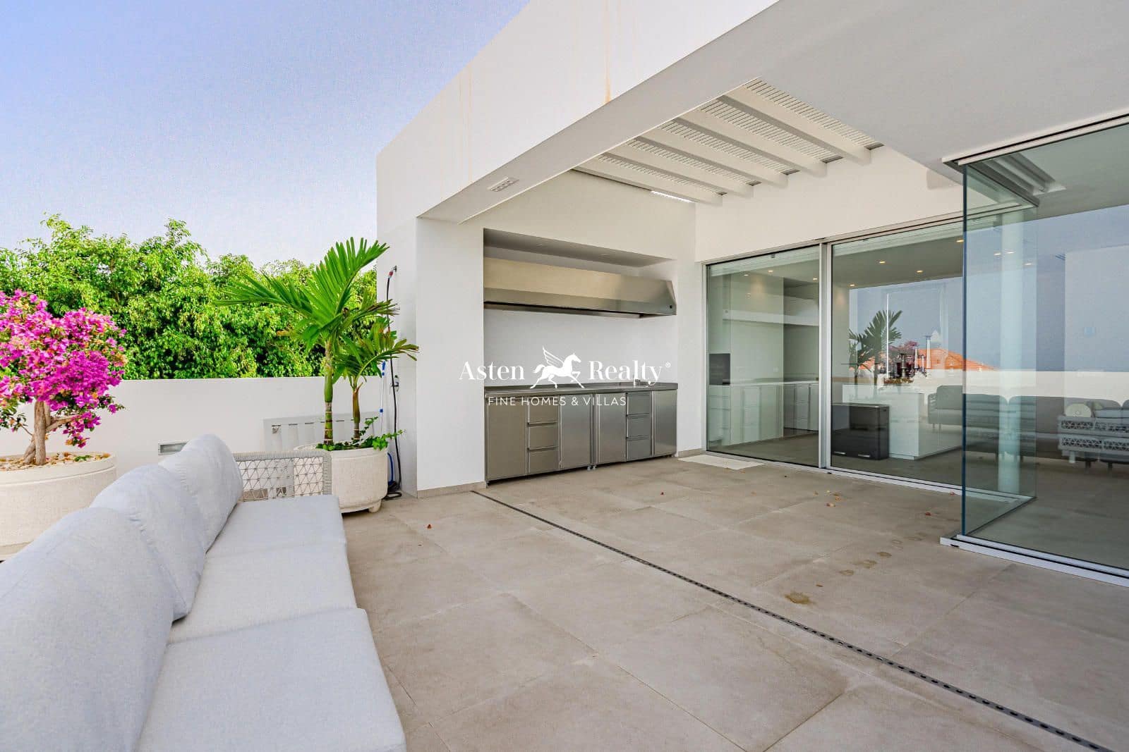 4 soveværelse Byhus til salg i Callao Salvaje med swimmingpool garage - € 2.500.000 (Ref: 8477261)