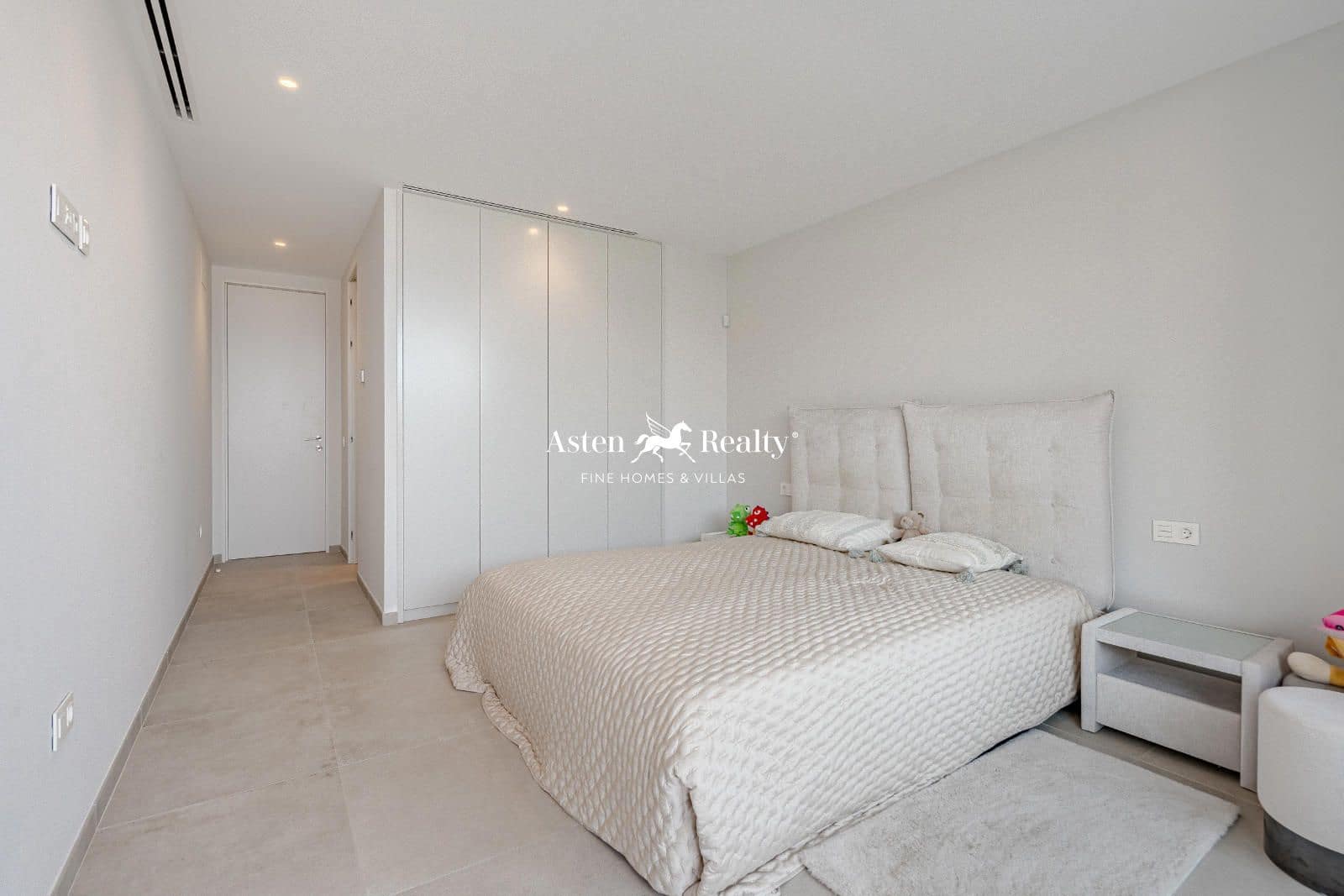 4 soveværelse Byhus til salg i Callao Salvaje med swimmingpool garage - € 2.500.000 (Ref: 8477261)