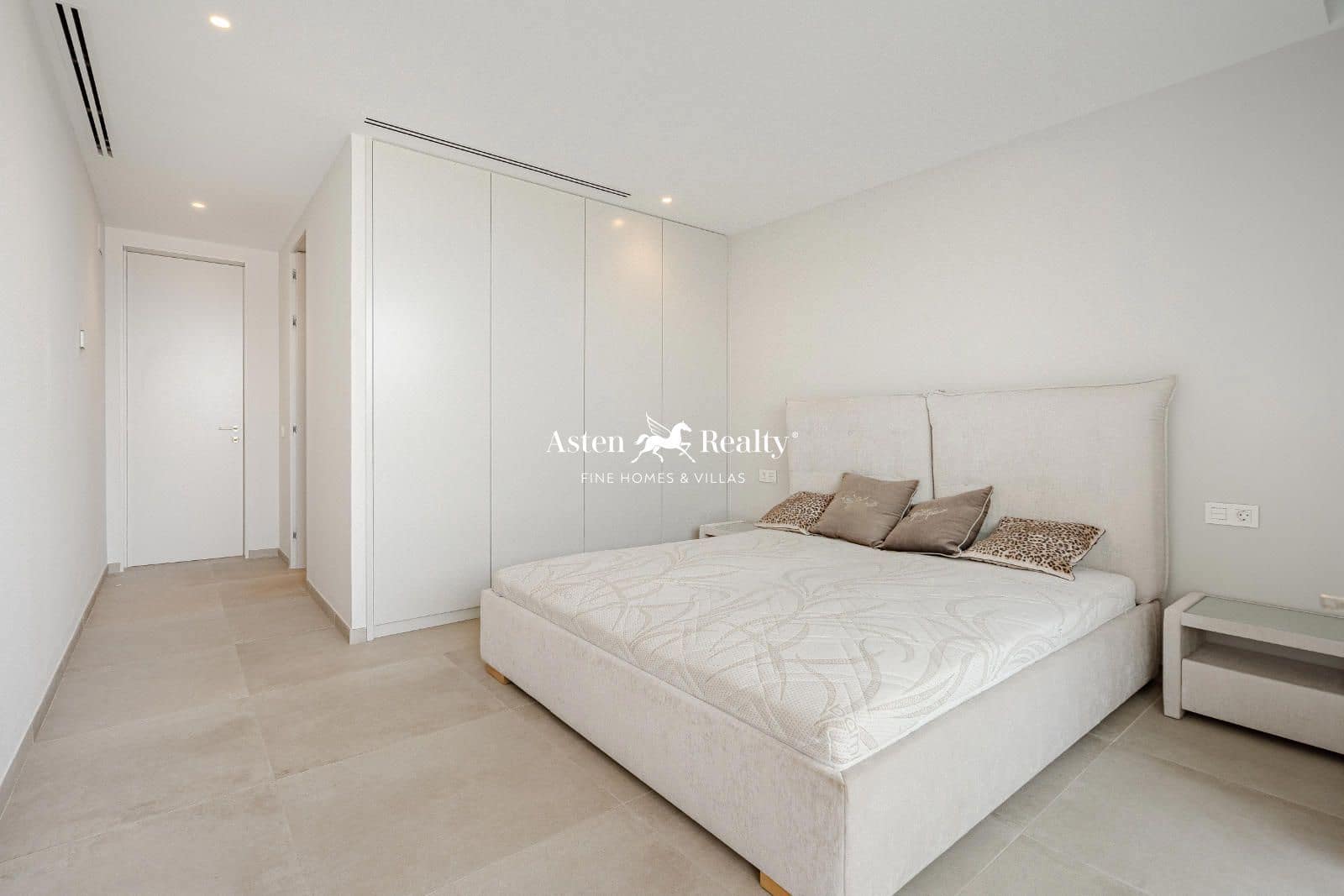 4 soveværelse Byhus til salg i Callao Salvaje med swimmingpool garage - € 2.500.000 (Ref: 8477261)