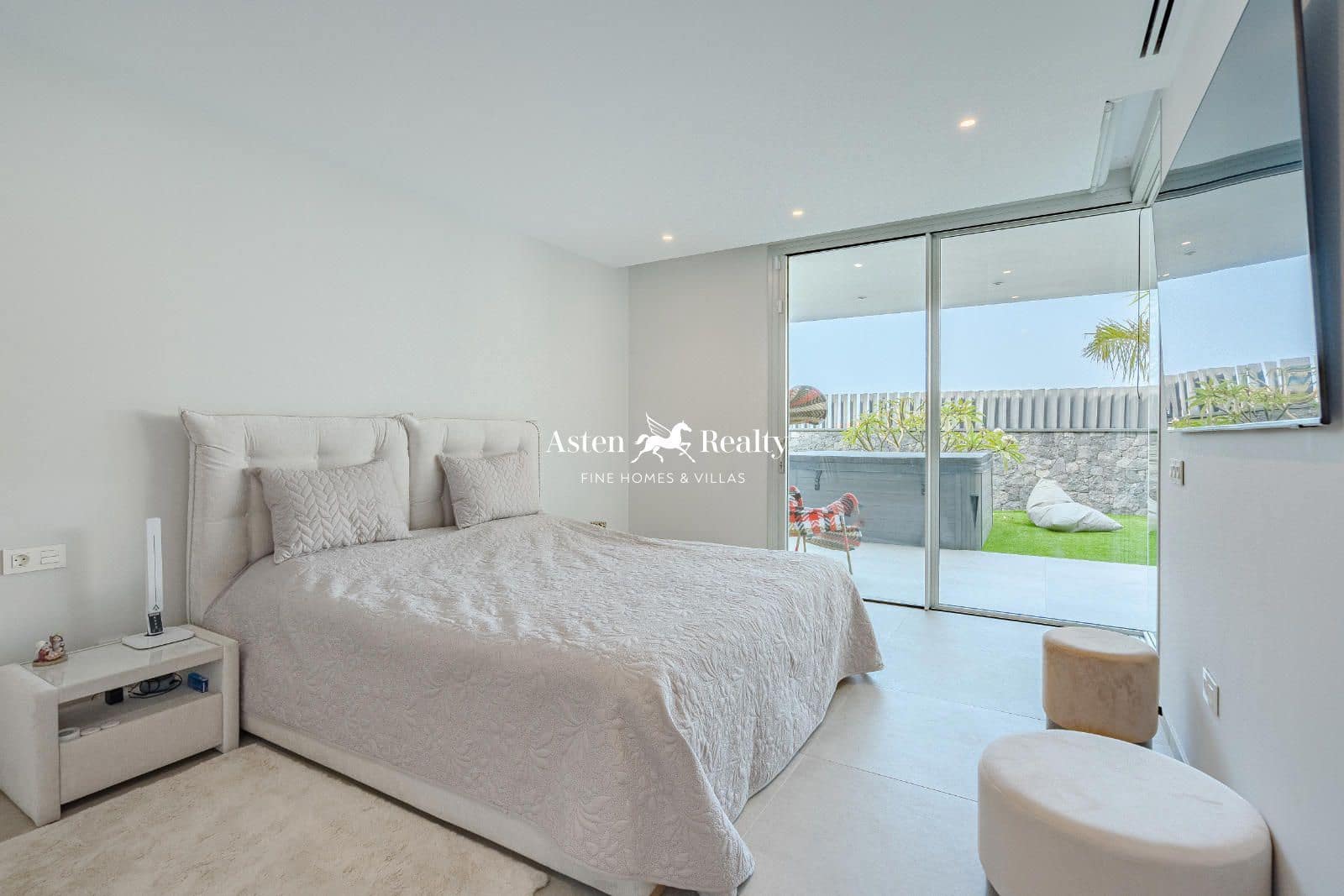 4 soveværelse Byhus til salg i Callao Salvaje med swimmingpool garage - € 2.500.000 (Ref: 8477261)