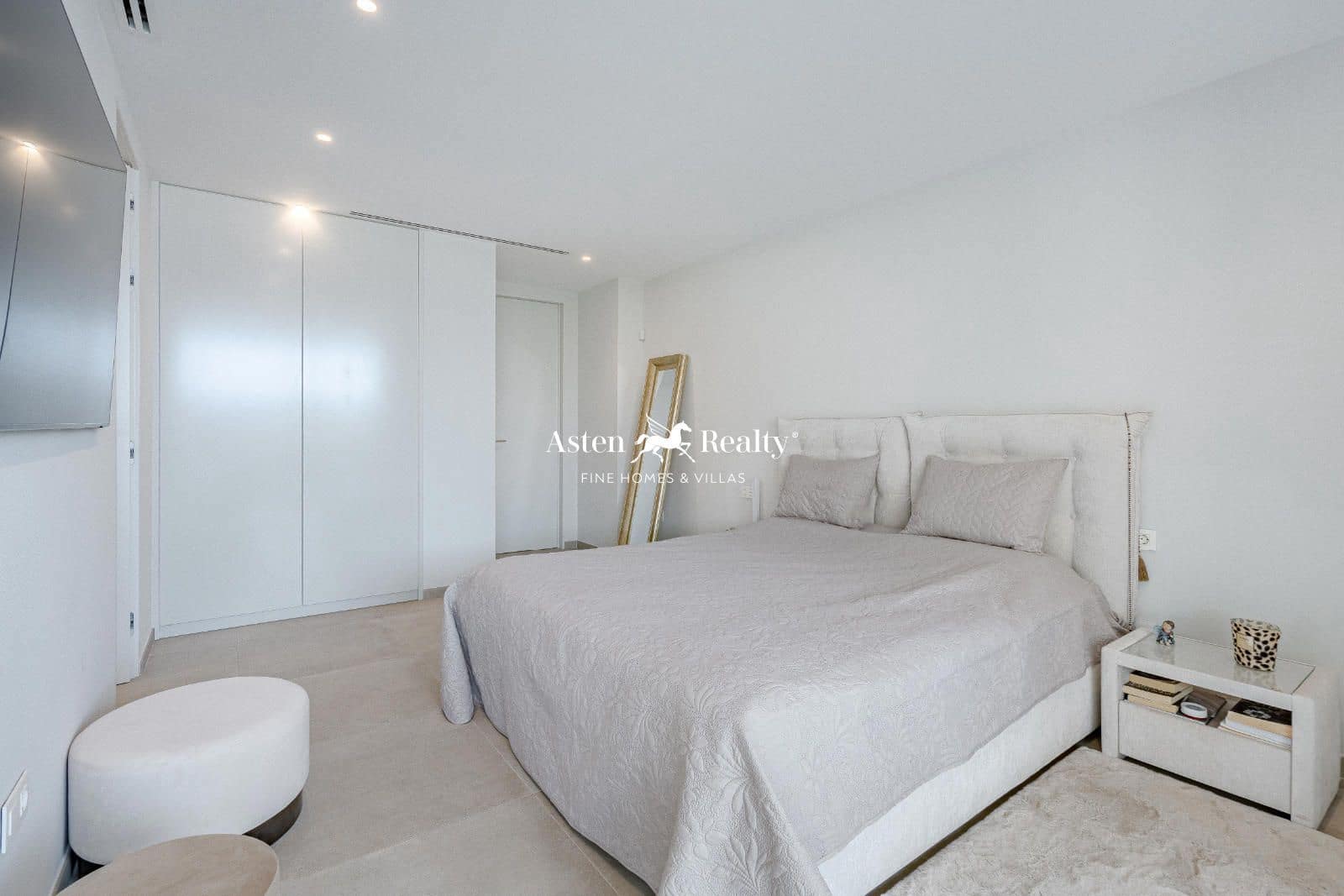 4 soveværelse Byhus til salg i Callao Salvaje med swimmingpool garage - € 2.500.000 (Ref: 8477261)