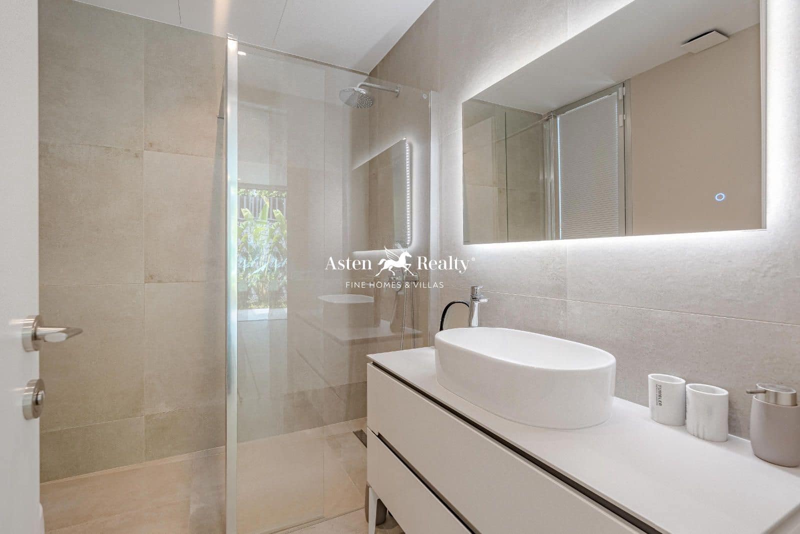 4 soveværelse Byhus til salg i Callao Salvaje med swimmingpool garage - € 2.500.000 (Ref: 8477261)