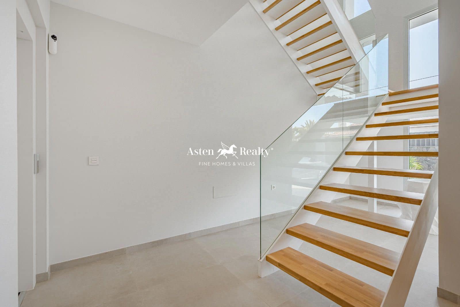 4 soveværelse Byhus til salg i Callao Salvaje med swimmingpool garage - € 2.500.000 (Ref: 8477261)