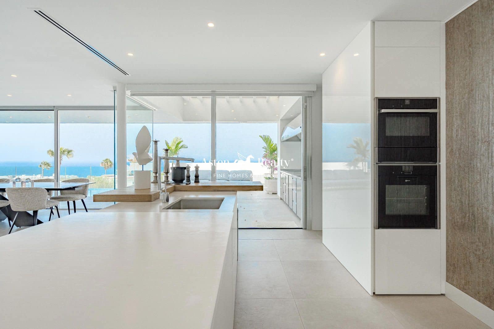 4 soveværelse Byhus til salg i Callao Salvaje med swimmingpool garage - € 2.500.000 (Ref: 8477261)