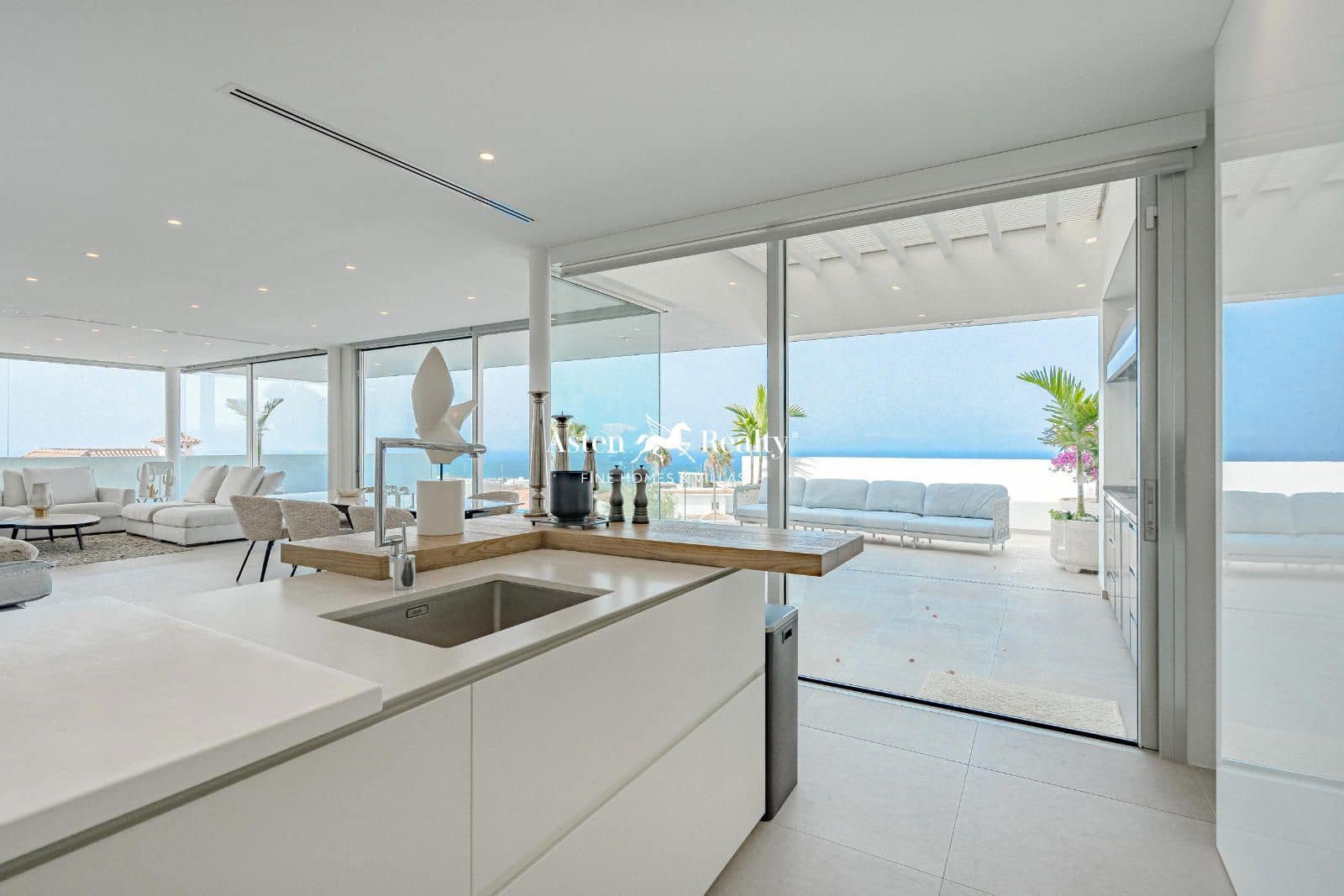 4 soveværelse Byhus til salg i Callao Salvaje med swimmingpool garage - € 2.500.000 (Ref: 8477261)