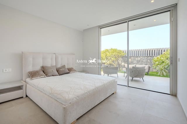 Casa de 4 habitaciones en Callao Salvaje, Adeje en venta con piscina garaje - 2.500.000 € (Ref: 8477261)