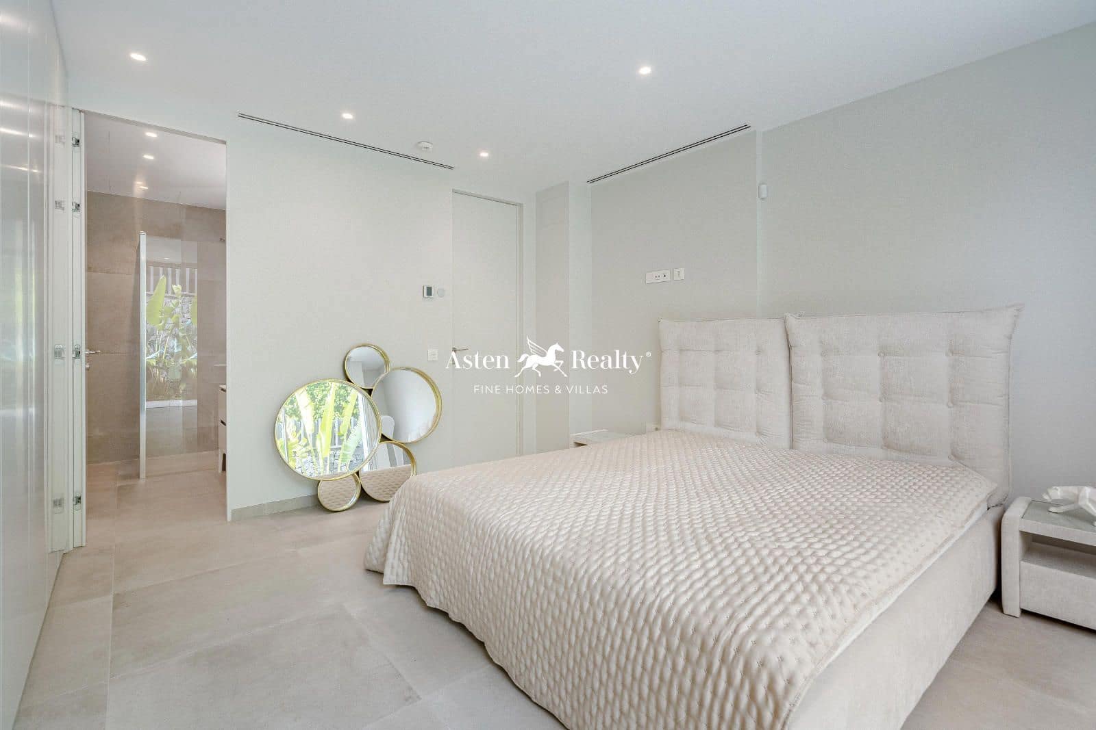 4 soveværelse Byhus til salg i Callao Salvaje med swimmingpool garage - € 2.500.000 (Ref: 8477261)