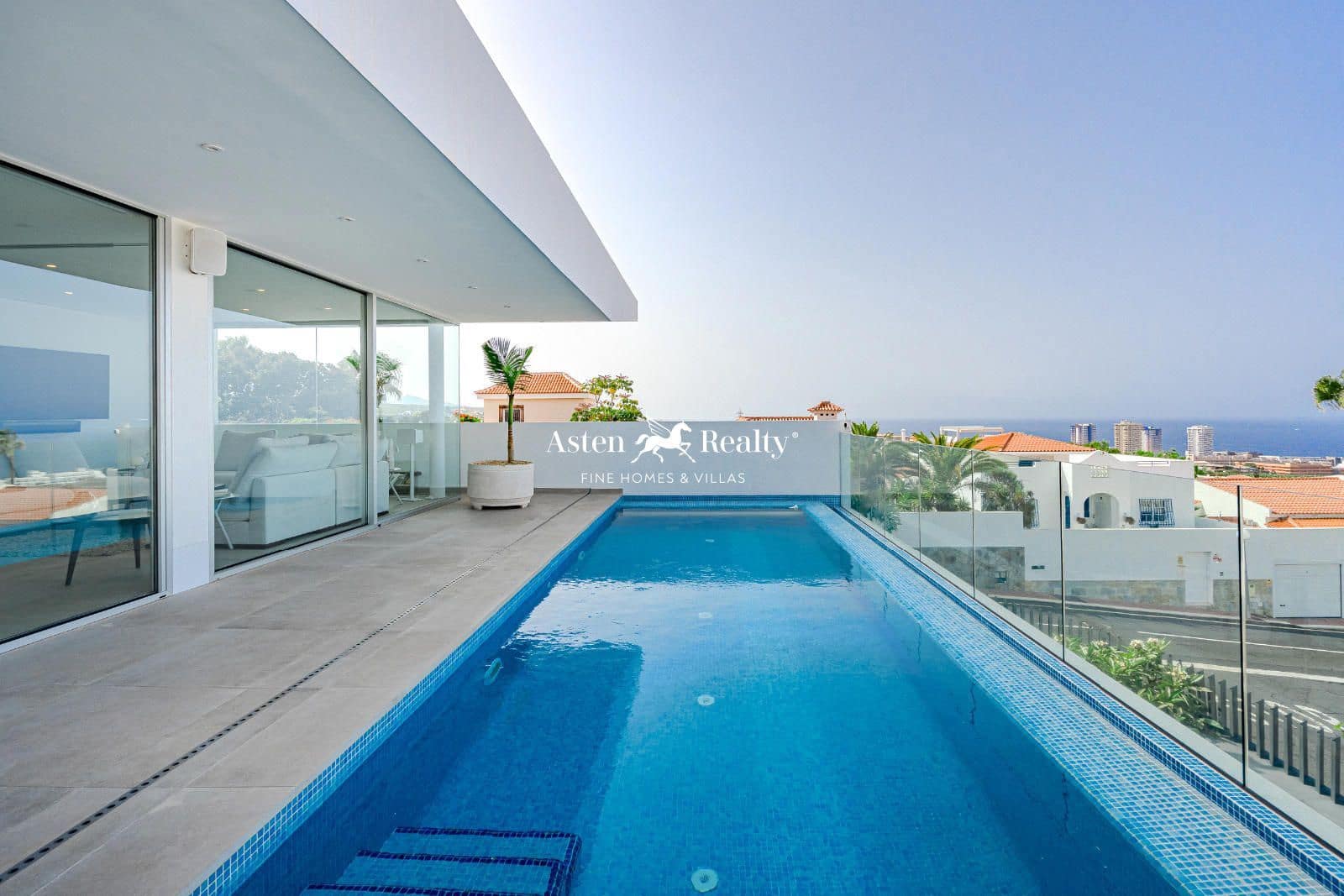 4 soveværelse Byhus til salg i Callao Salvaje med swimmingpool garage - € 2.500.000 (Ref: 8477261)