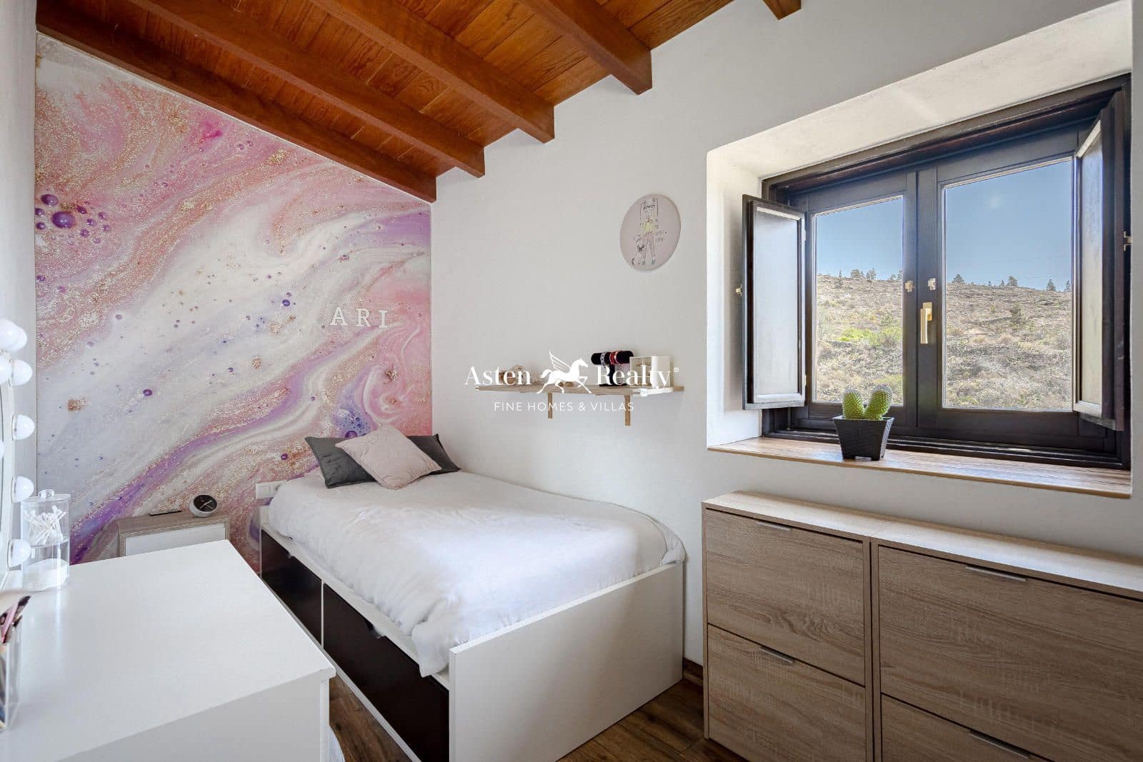 5 sypialnia Willa na sprzedaż w Guia de Isora z garażem - 545 000 € (Ref: 8488432)