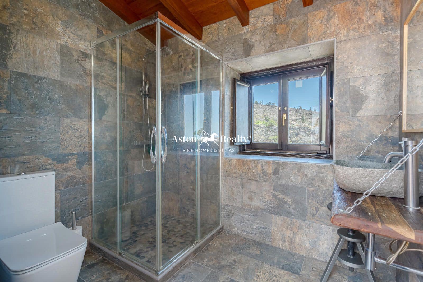 5 sypialnia Willa na sprzedaż w Guia de Isora z garażem - 545 000 € (Ref: 8488432)