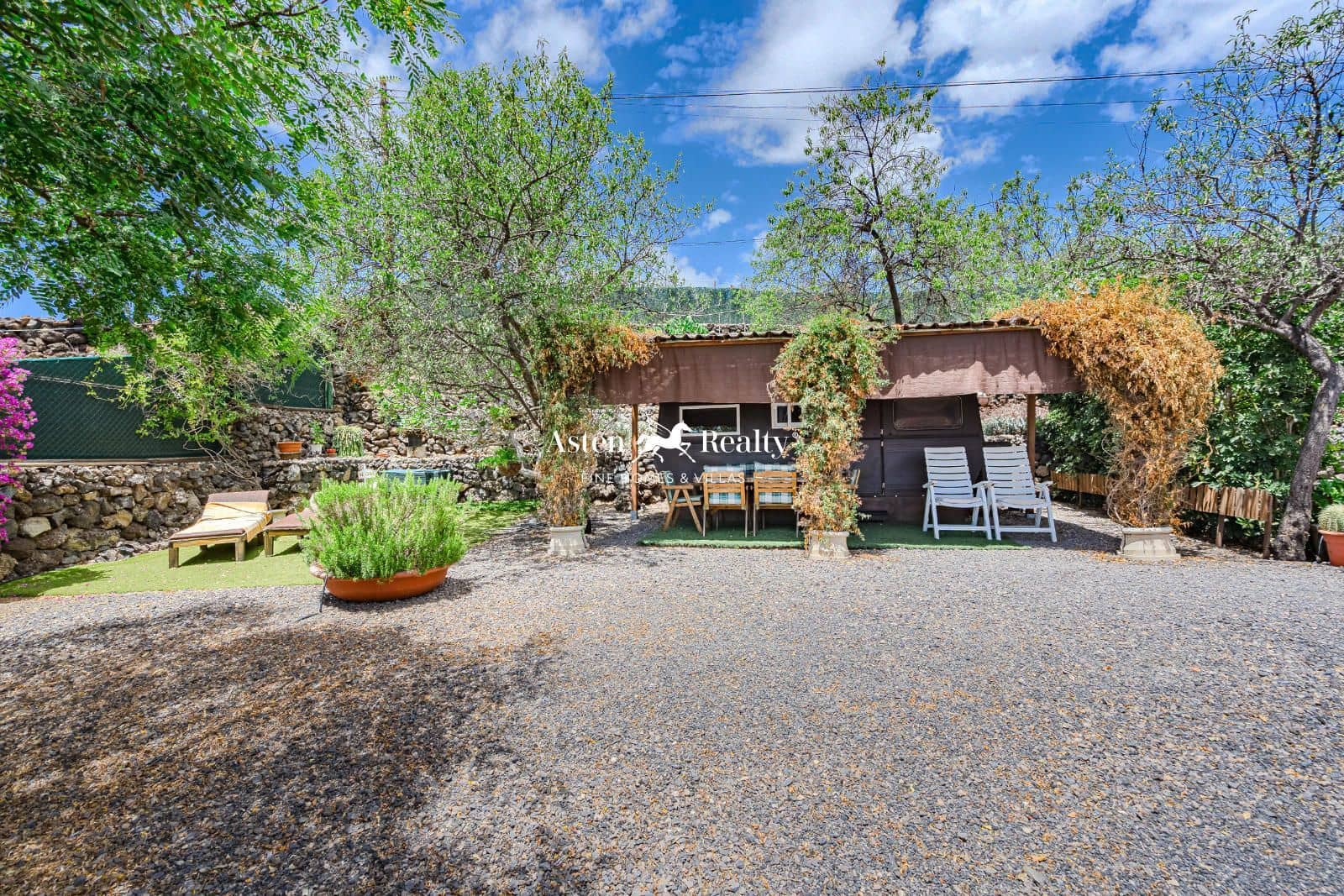 5 sypialnia Willa na sprzedaż w Guia de Isora z garażem - 545 000 € (Ref: 8488432)